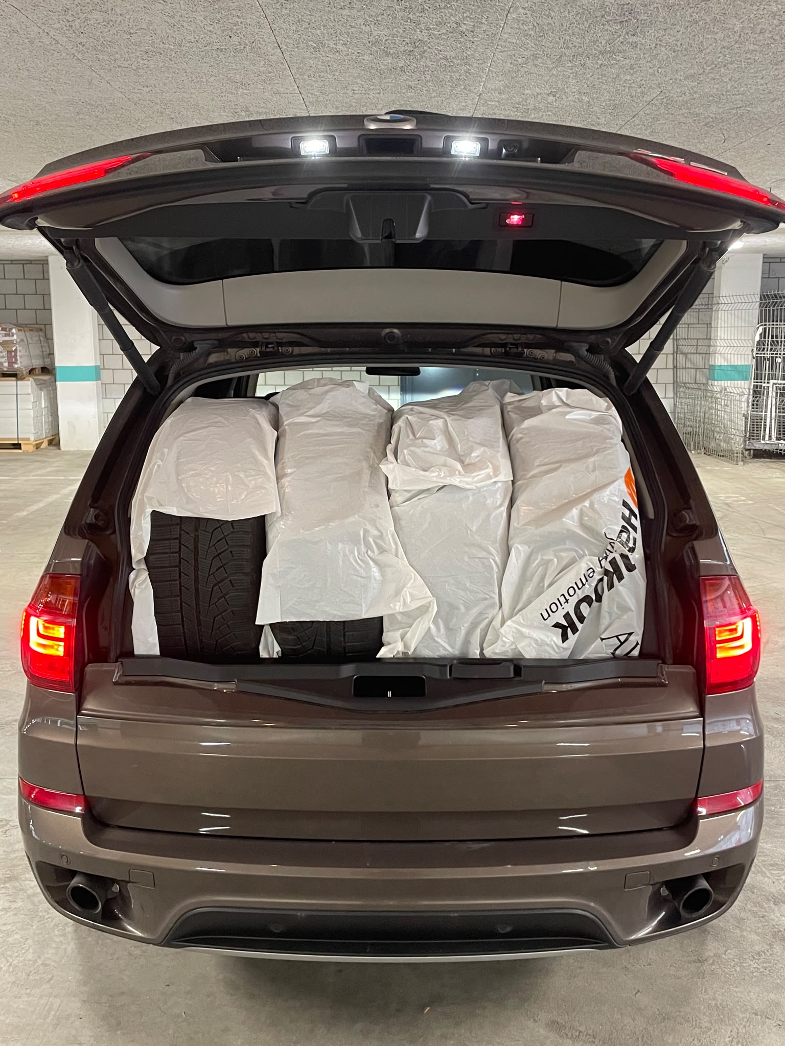 BMW X5 xDrive 35i Steptronic // MFK NEU-image-13