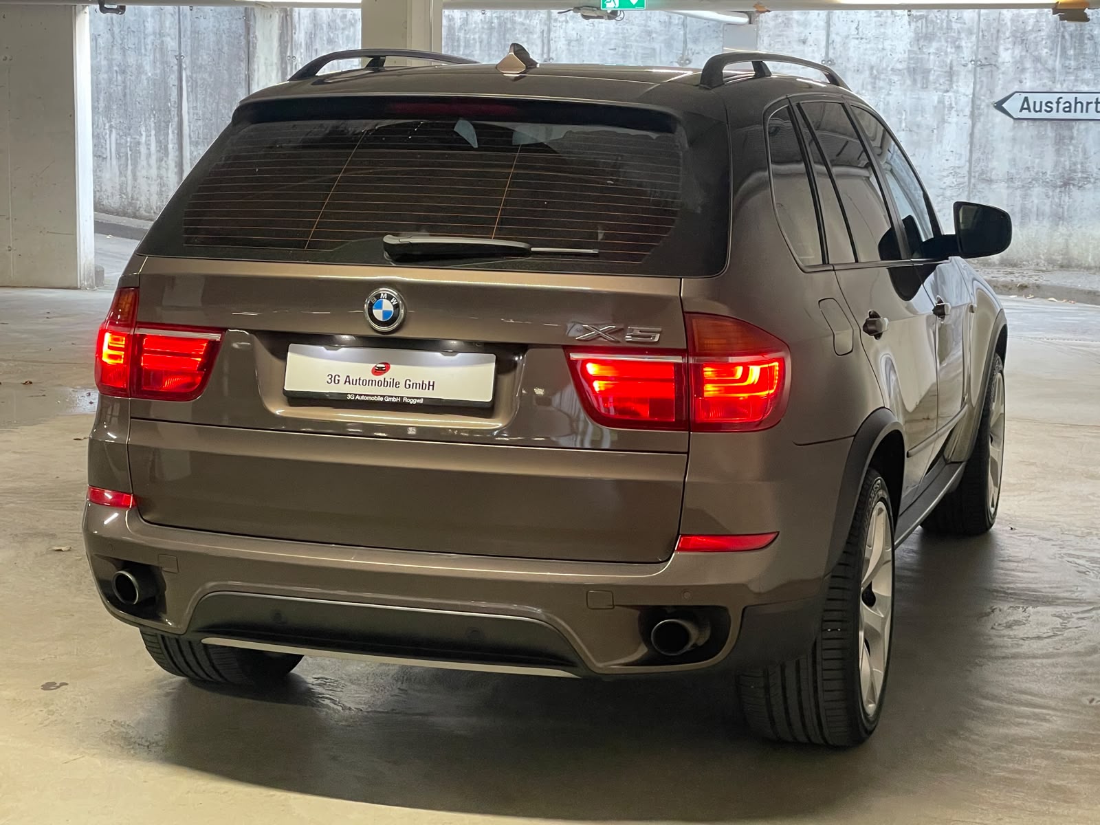 BMW X5 xDrive 35i Steptronic // MFK NEU-image-10