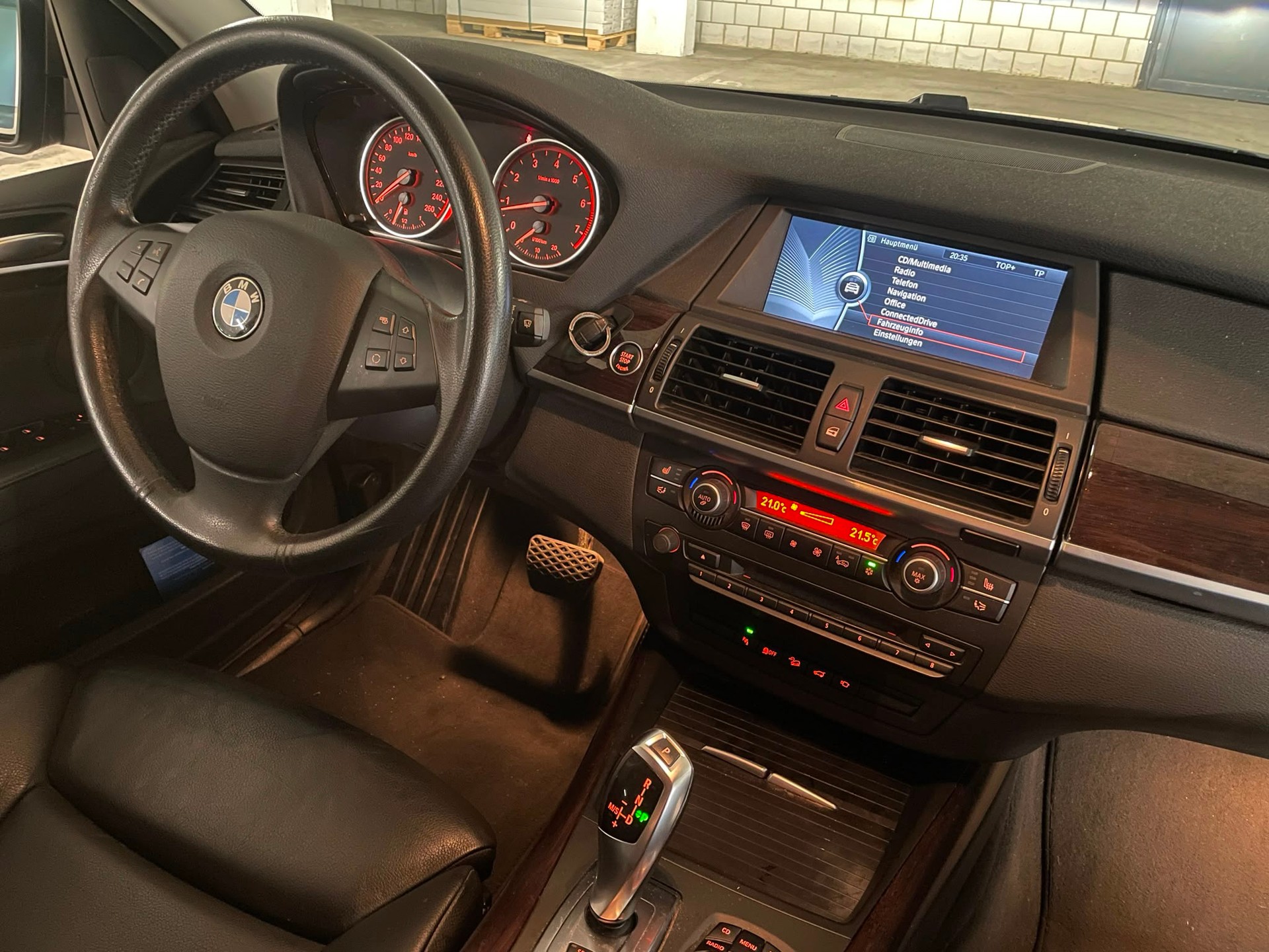BMW X5 xDrive 35i Steptronic // MFK NEU-image-16