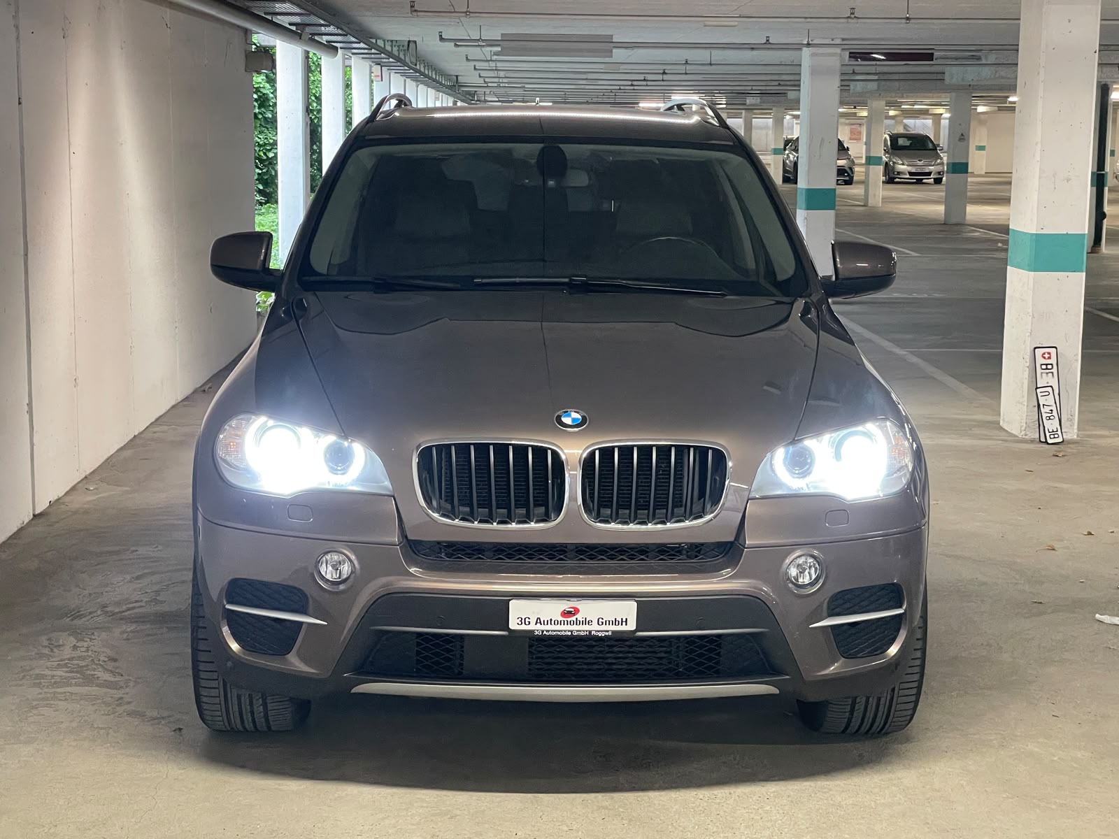 BMW X5 xDrive 35i Steptronic // MFK NEU-image-8