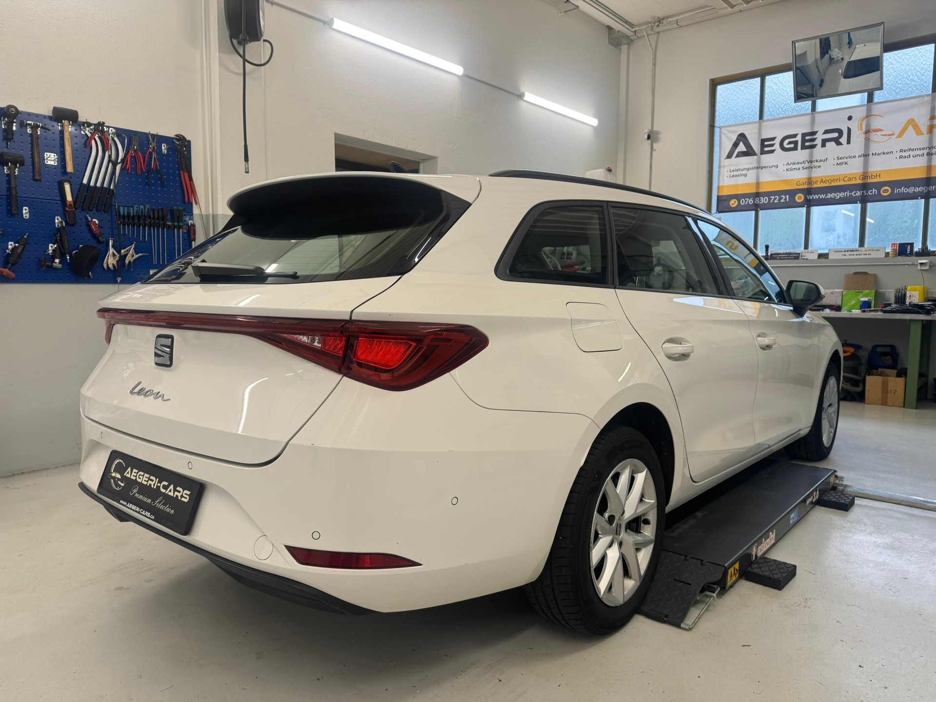 SEAT Leon ST 1.5 TGI FR DSG-image-3