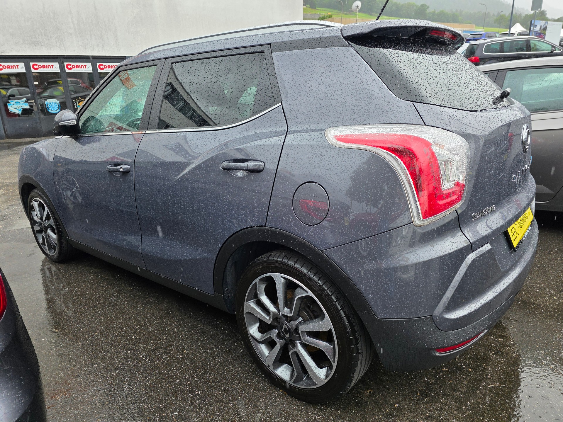 KGM-SsangYong Tivoli 1.6 eXDi Sapphire 4WD Automatic-image-3