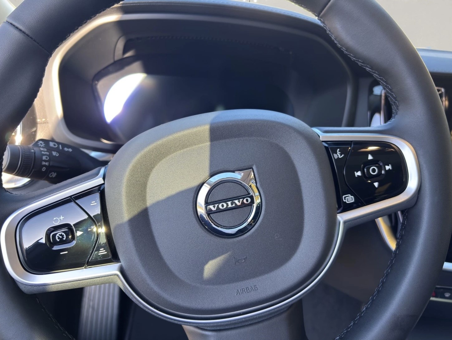 VOLVO V60 2.0 T8 TE Ultra Bright eAWD-image-5