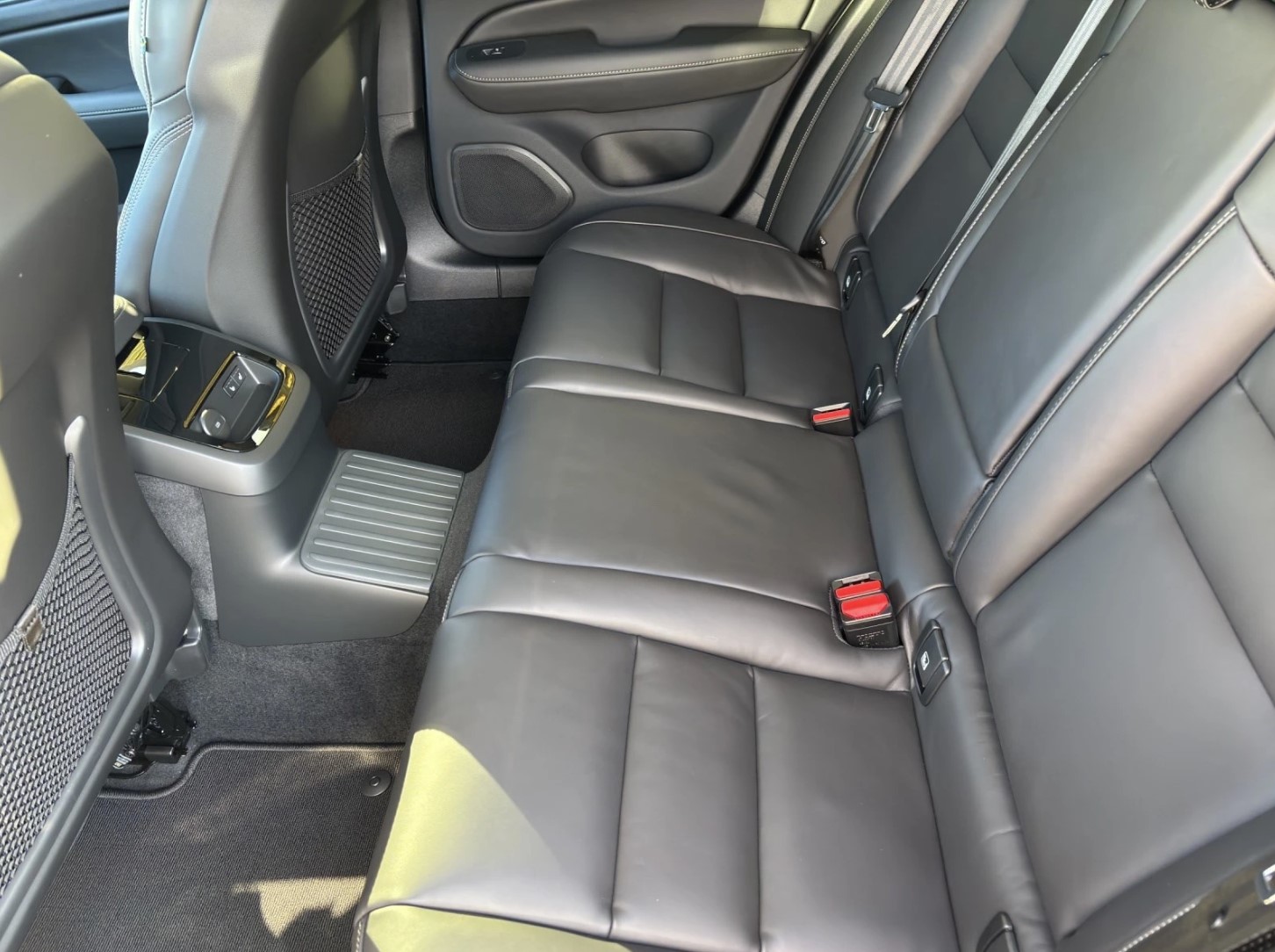 VOLVO V60 2.0 T8 TE Ultra Bright eAWD-image-8