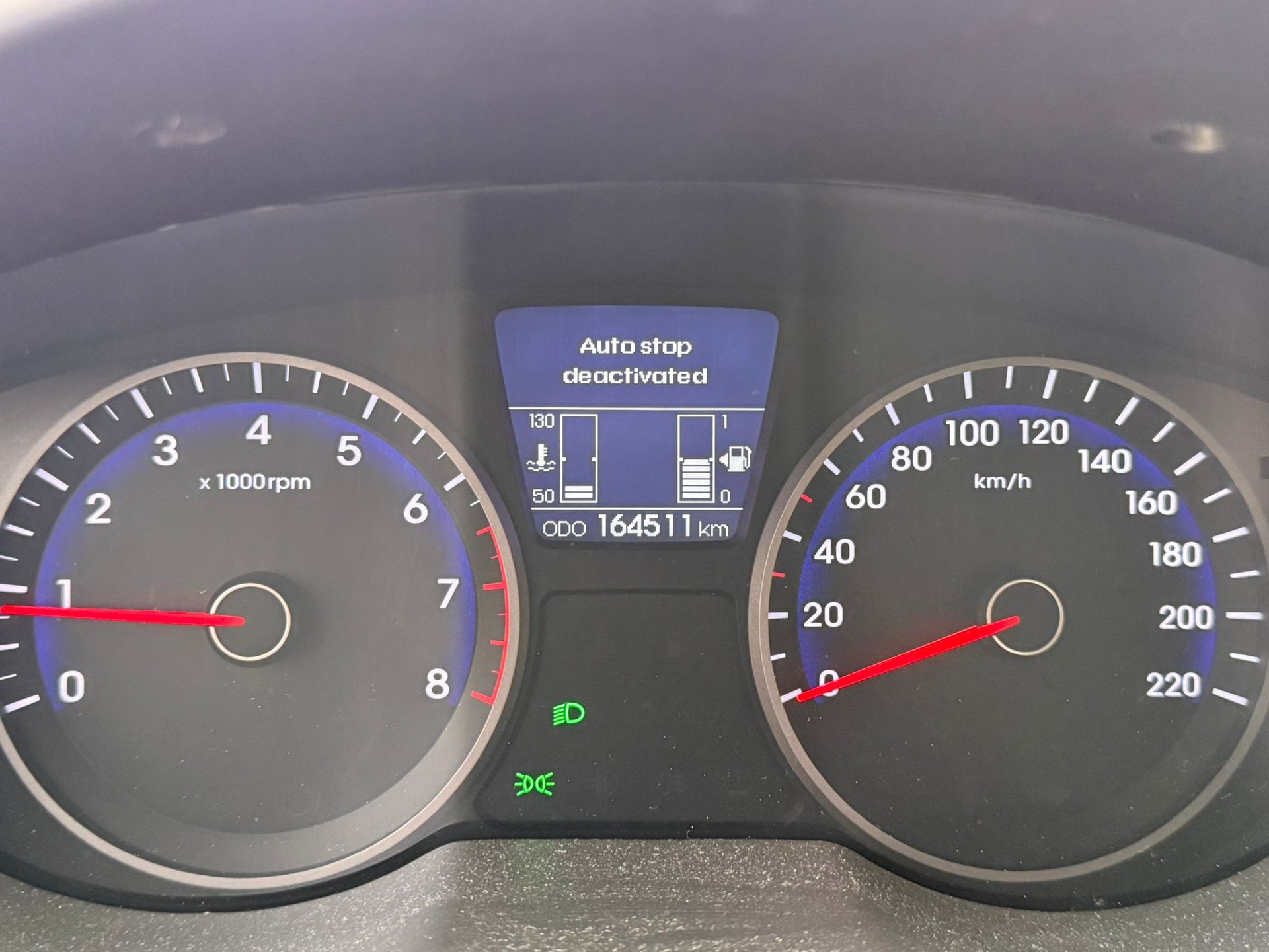 HYUNDAI i20 1.4 Premium-image-9