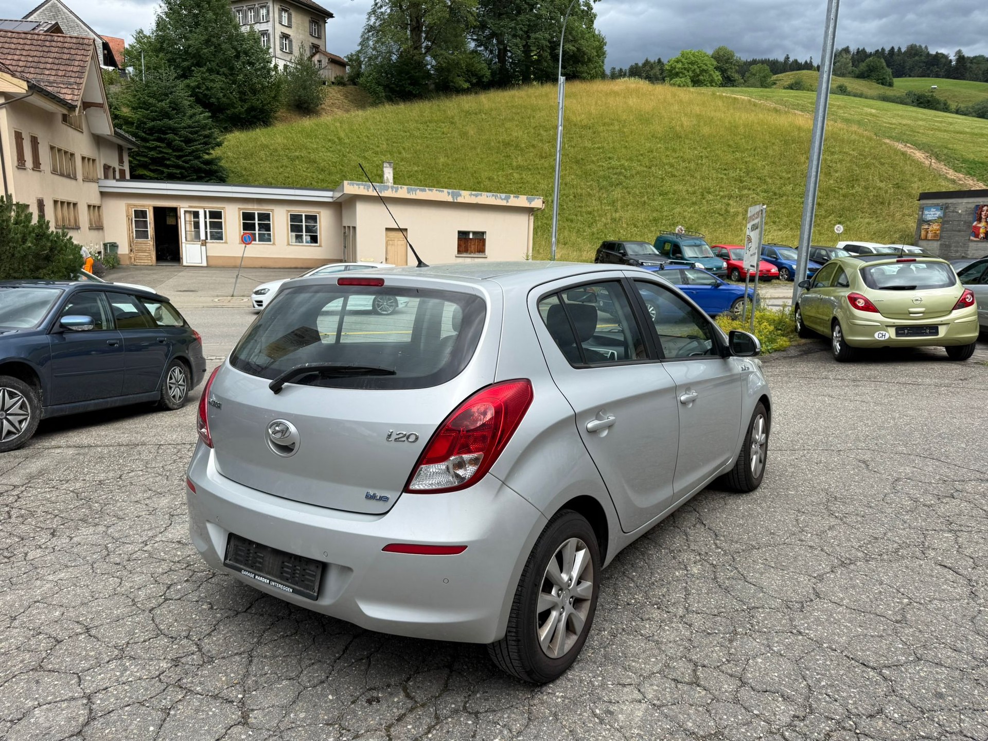 HYUNDAI i20 1.4 Premium-image-3