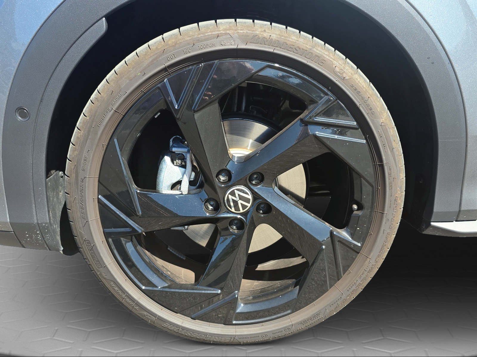 VW VW T-Roc R-Line-image-5