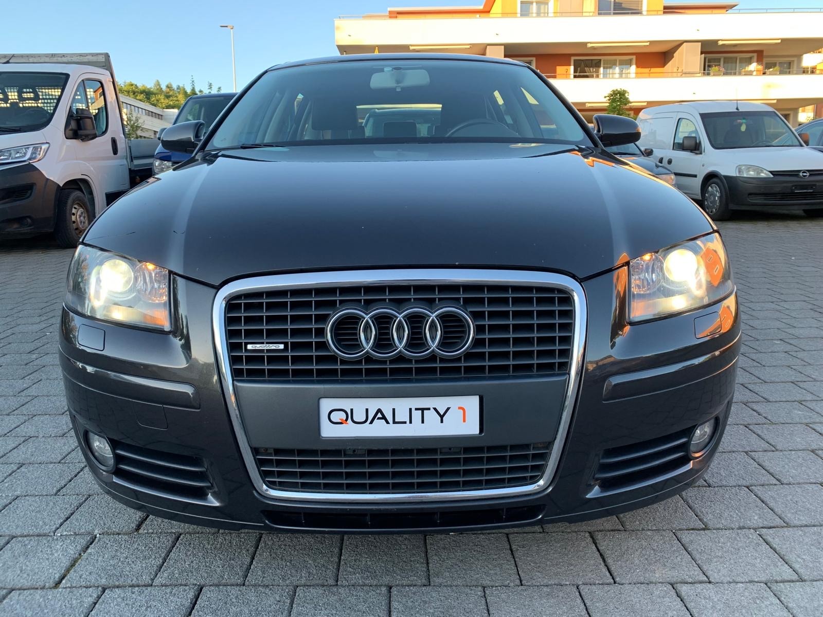 AUDI A3 Sportback 2.0 Turbo FSI Ambition quattro-image-4