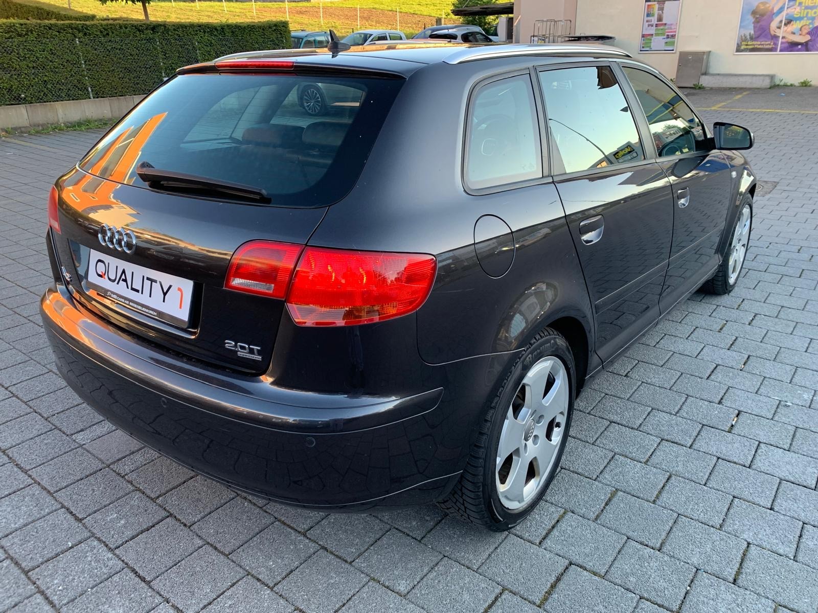 AUDI A3 Sportback 2.0 Turbo FSI Ambition quattro-image-2