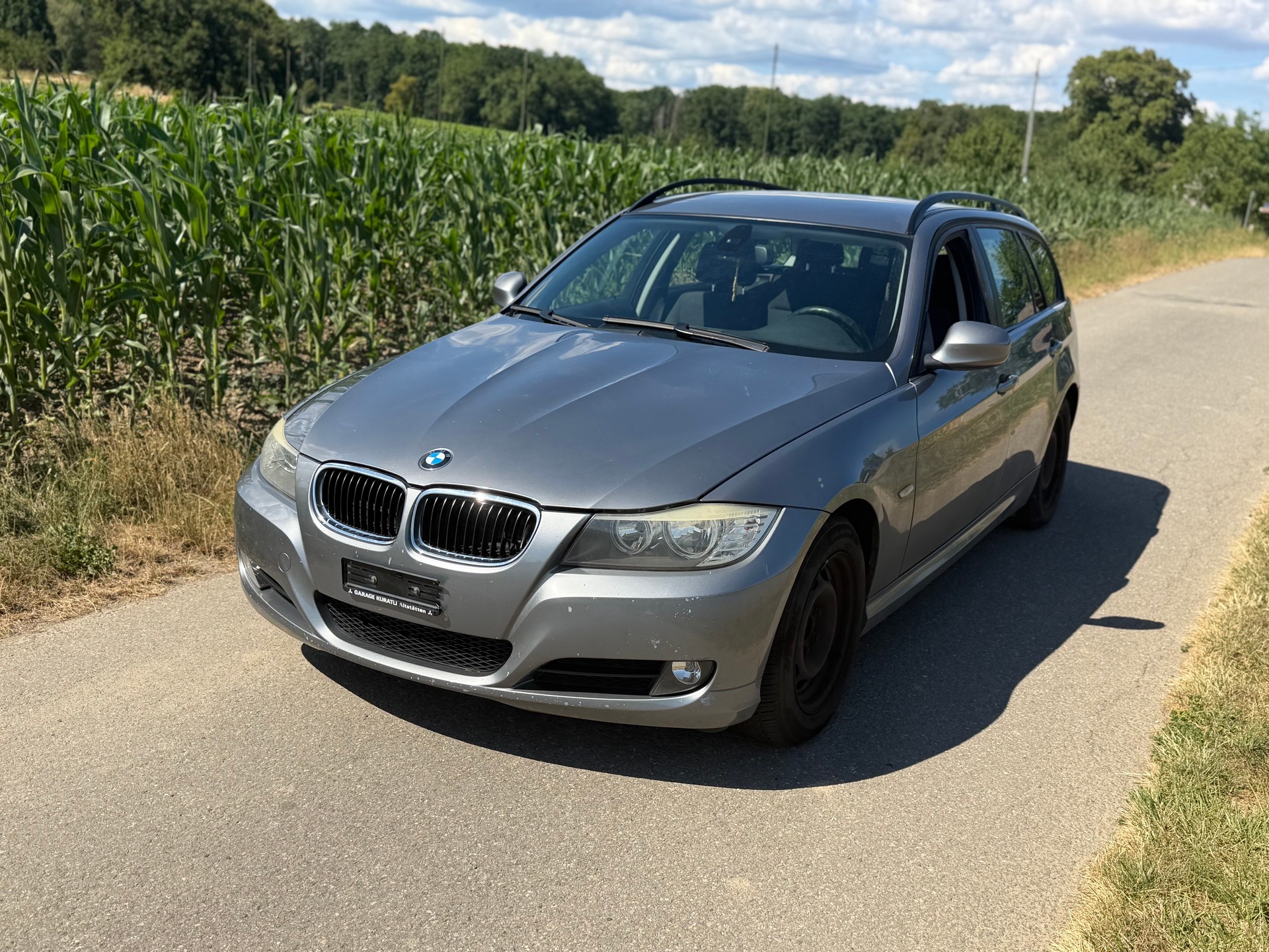 BMW 318i Touring-image-3