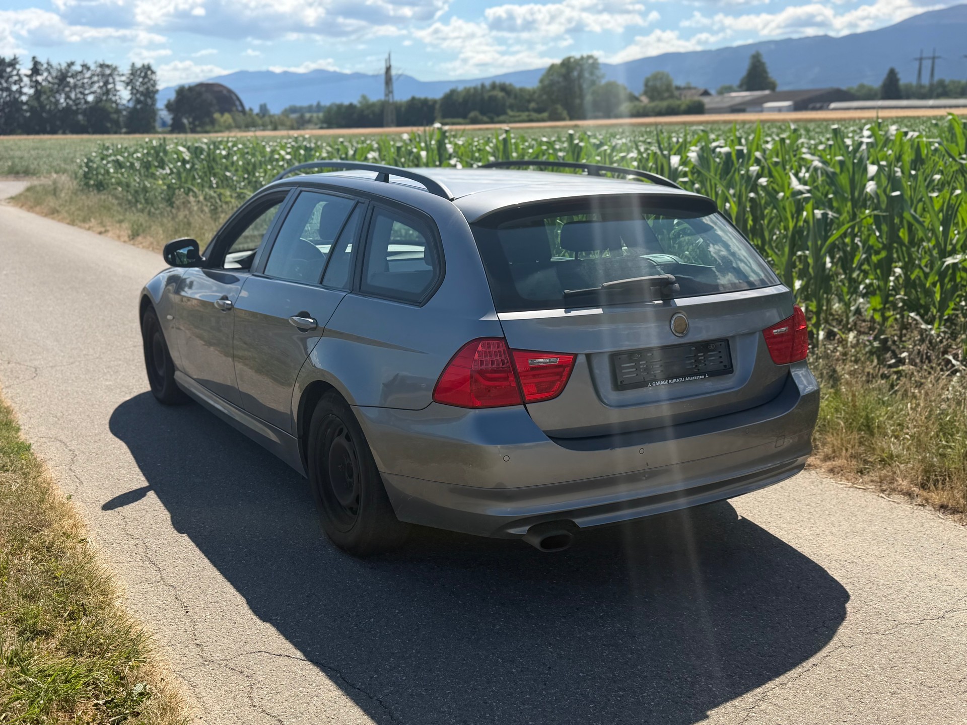 BMW 318i Touring-image-5