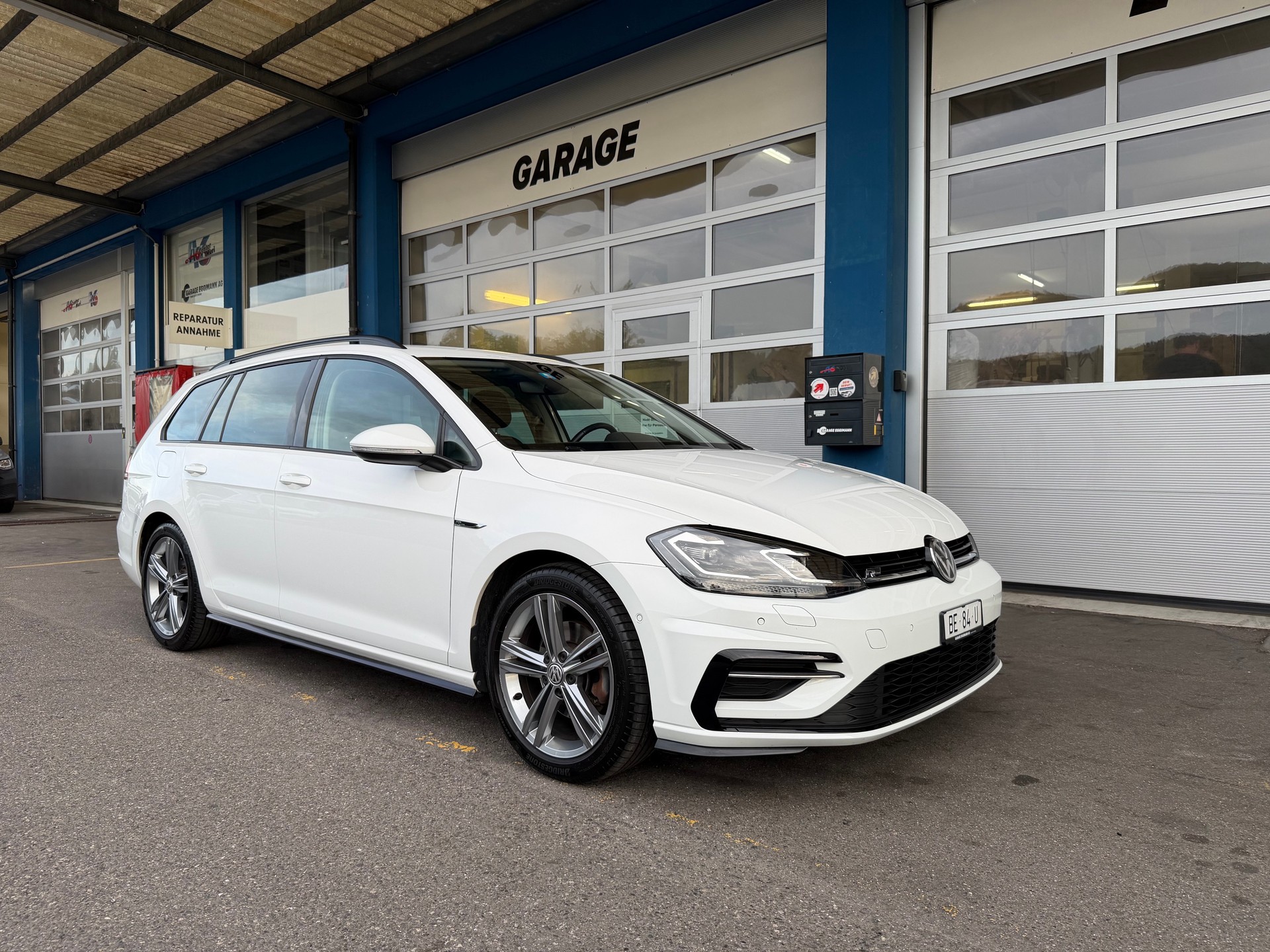 VW Golf Variant 1.4 TSI R-Line DSG-image-1