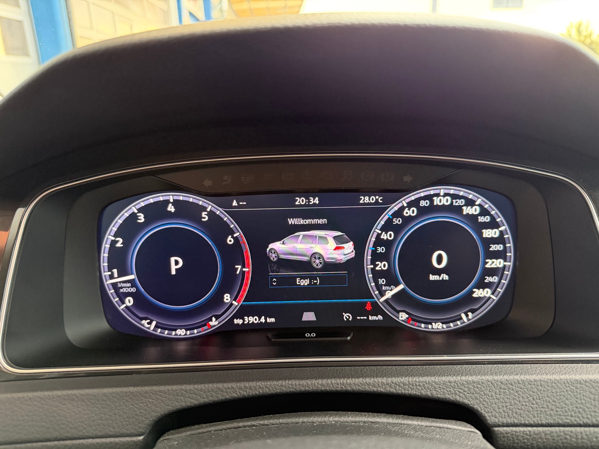 VW Golf Variant 1.4 TSI R-Line DSG-image-17