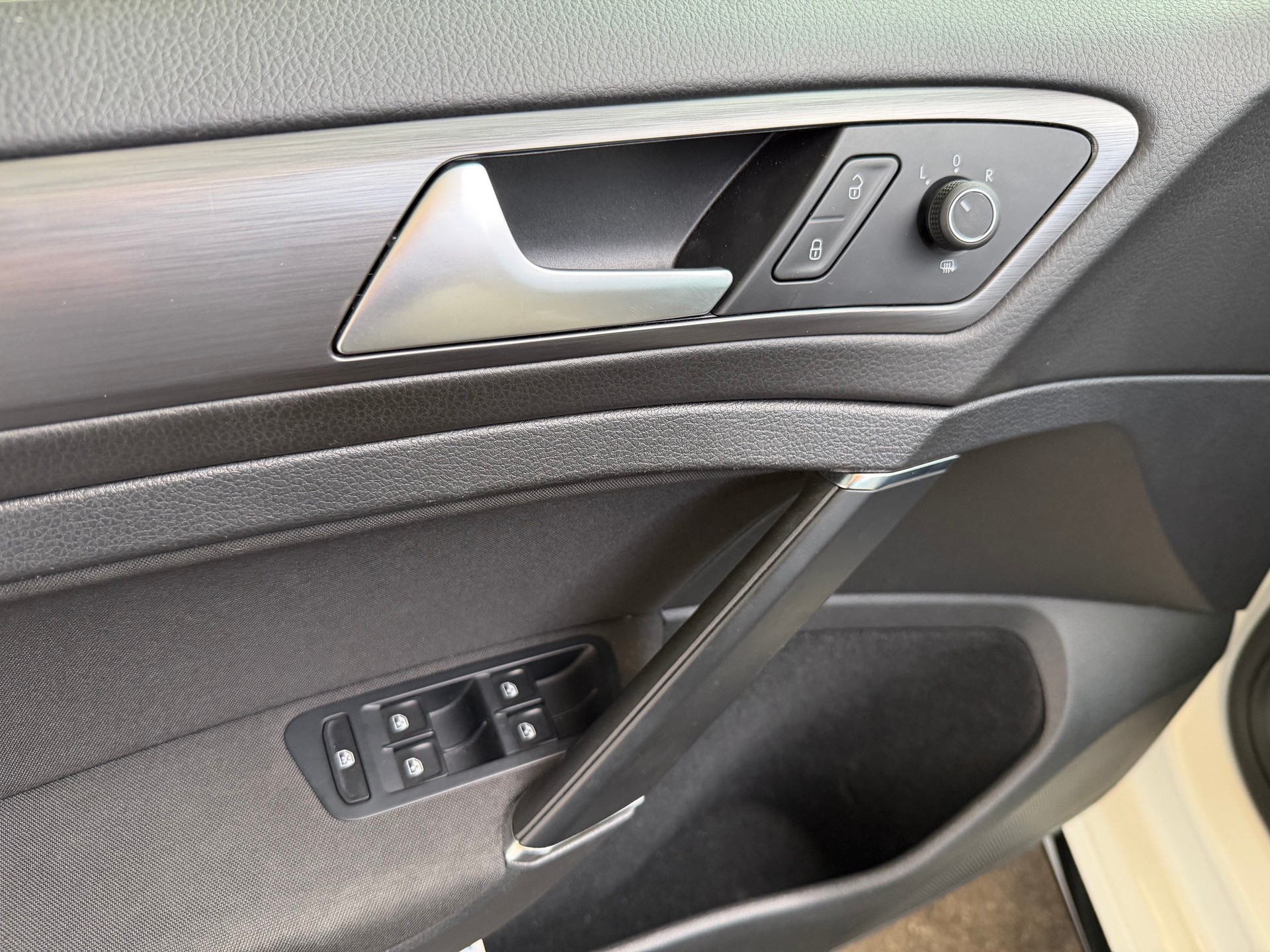 VW Golf Variant 1.4 TSI R-Line DSG-image-14