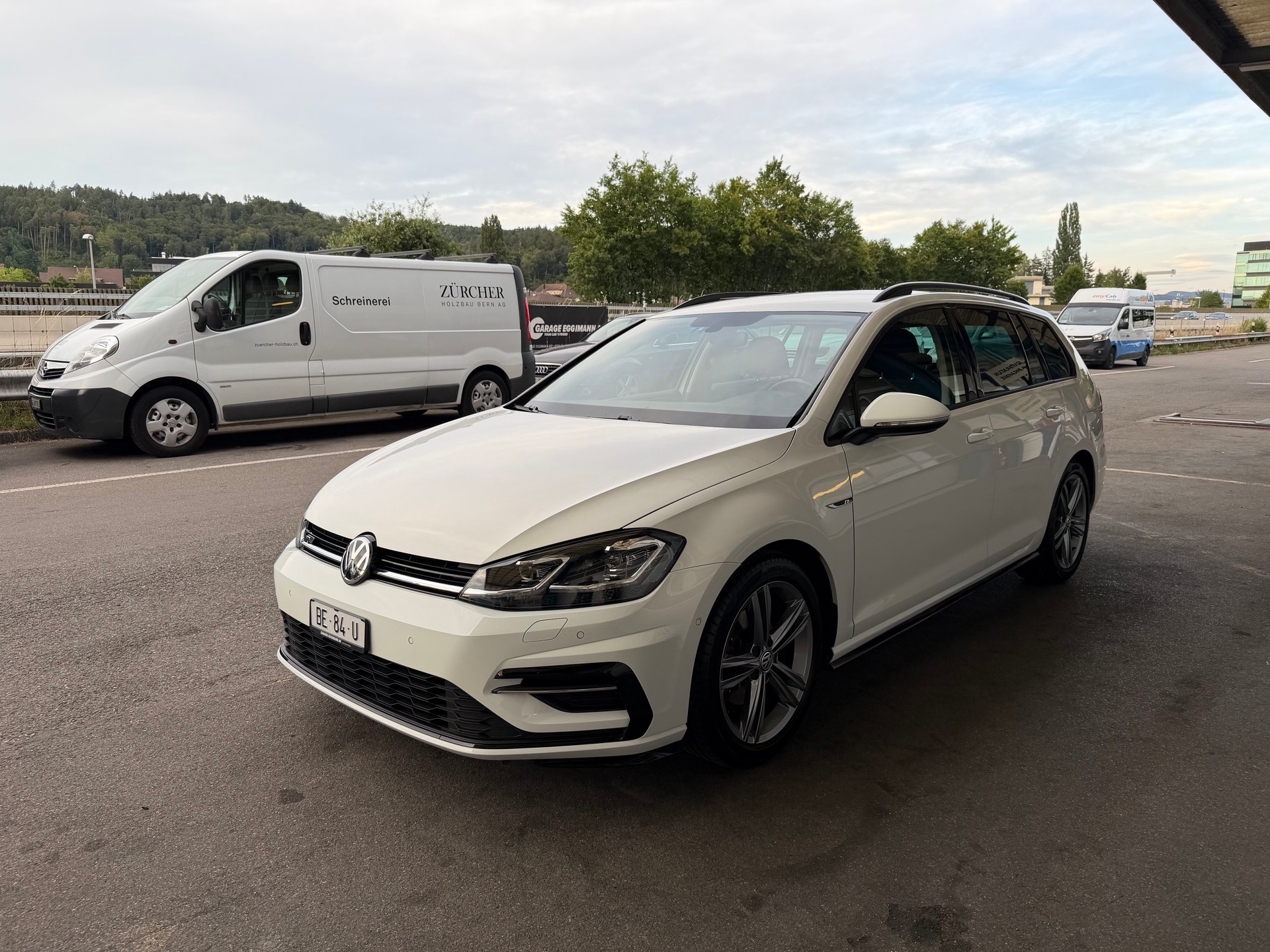 VW Golf Variant 1.4 TSI R-Line DSG-image-6