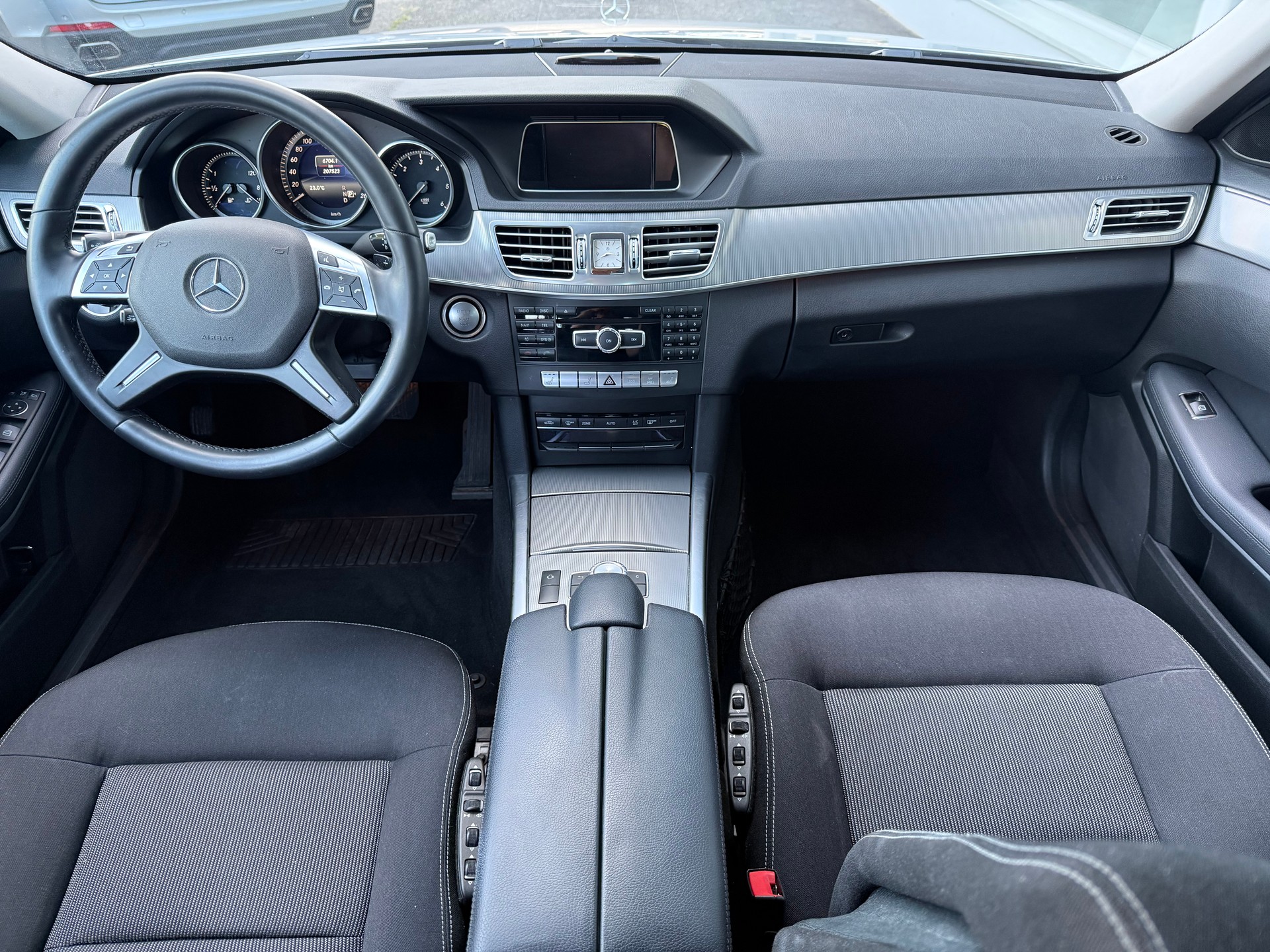MERCEDES-BENZ E 350 BlueTEC Elégance 4Matic 7G-Tronic-image-11