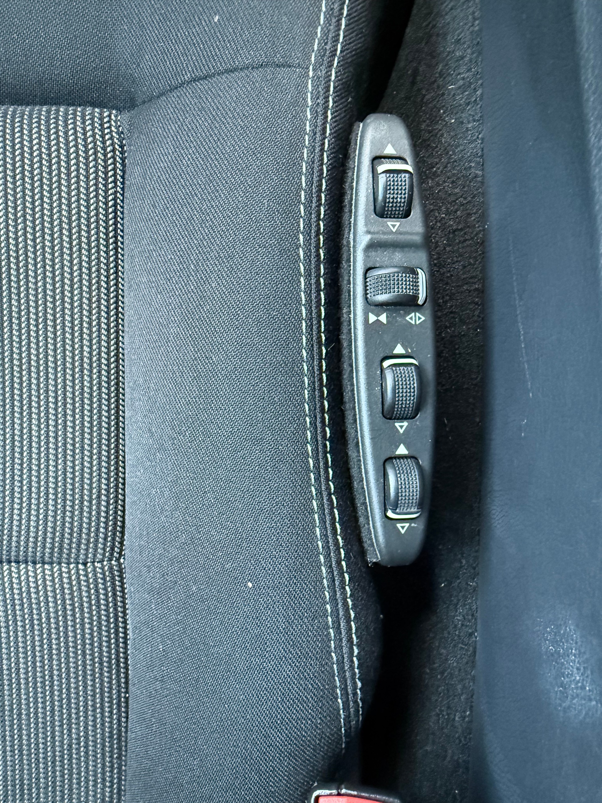 MERCEDES-BENZ E 350 BlueTEC Elégance 4Matic 7G-Tronic-image-23