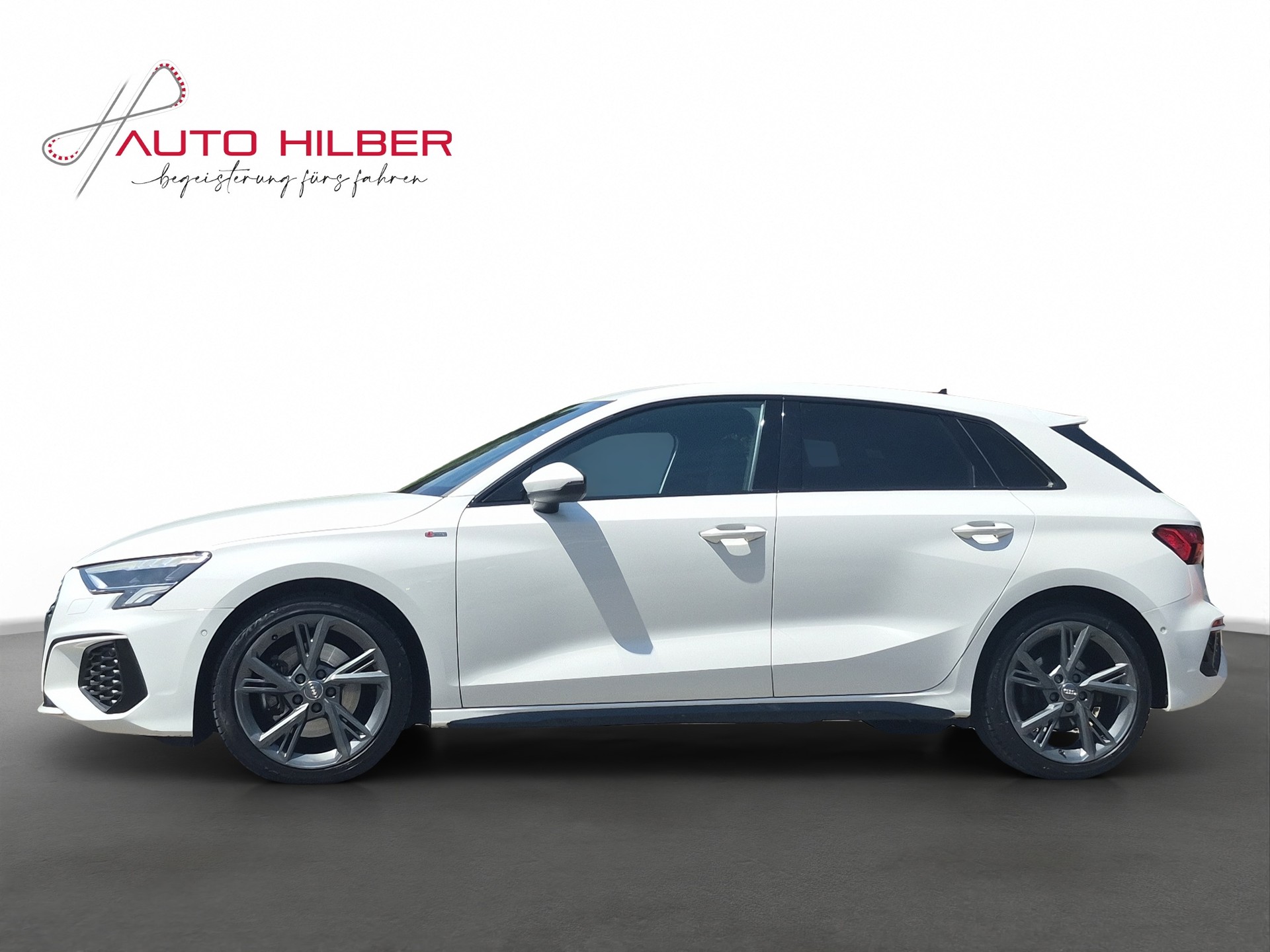 AUDI A3 Sportback 35 TFSI S line Attraction S-tronic *S-Sportsitze*-image-2