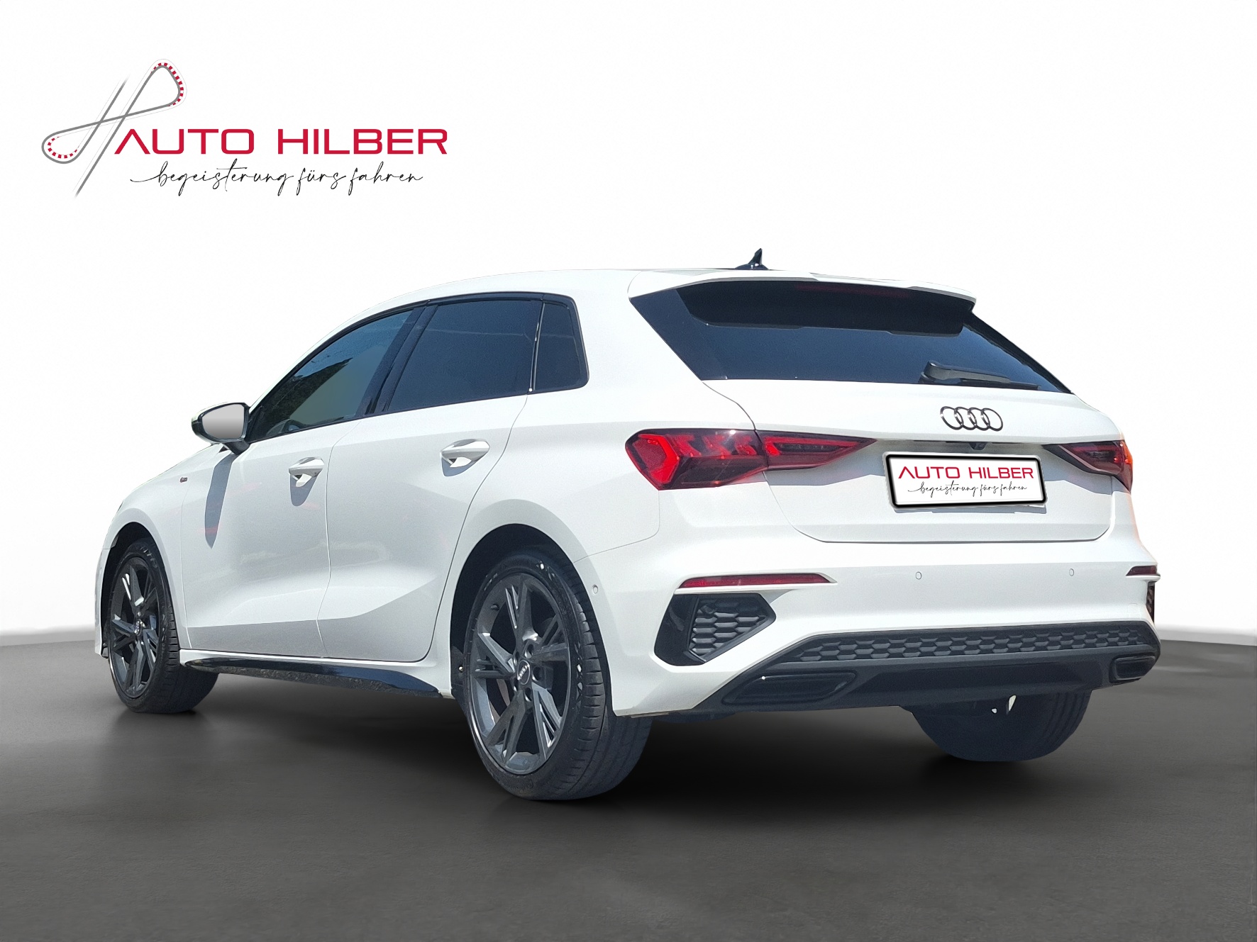 AUDI A3 Sportback 35 TFSI S line Attraction S-tronic *S-Sportsitze*-image-3