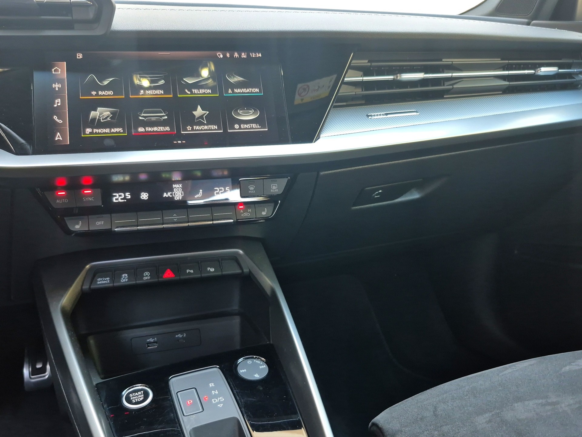 AUDI A3 Sportback 35 TFSI S line Attraction S-tronic *S-Sportsitze*-image-8