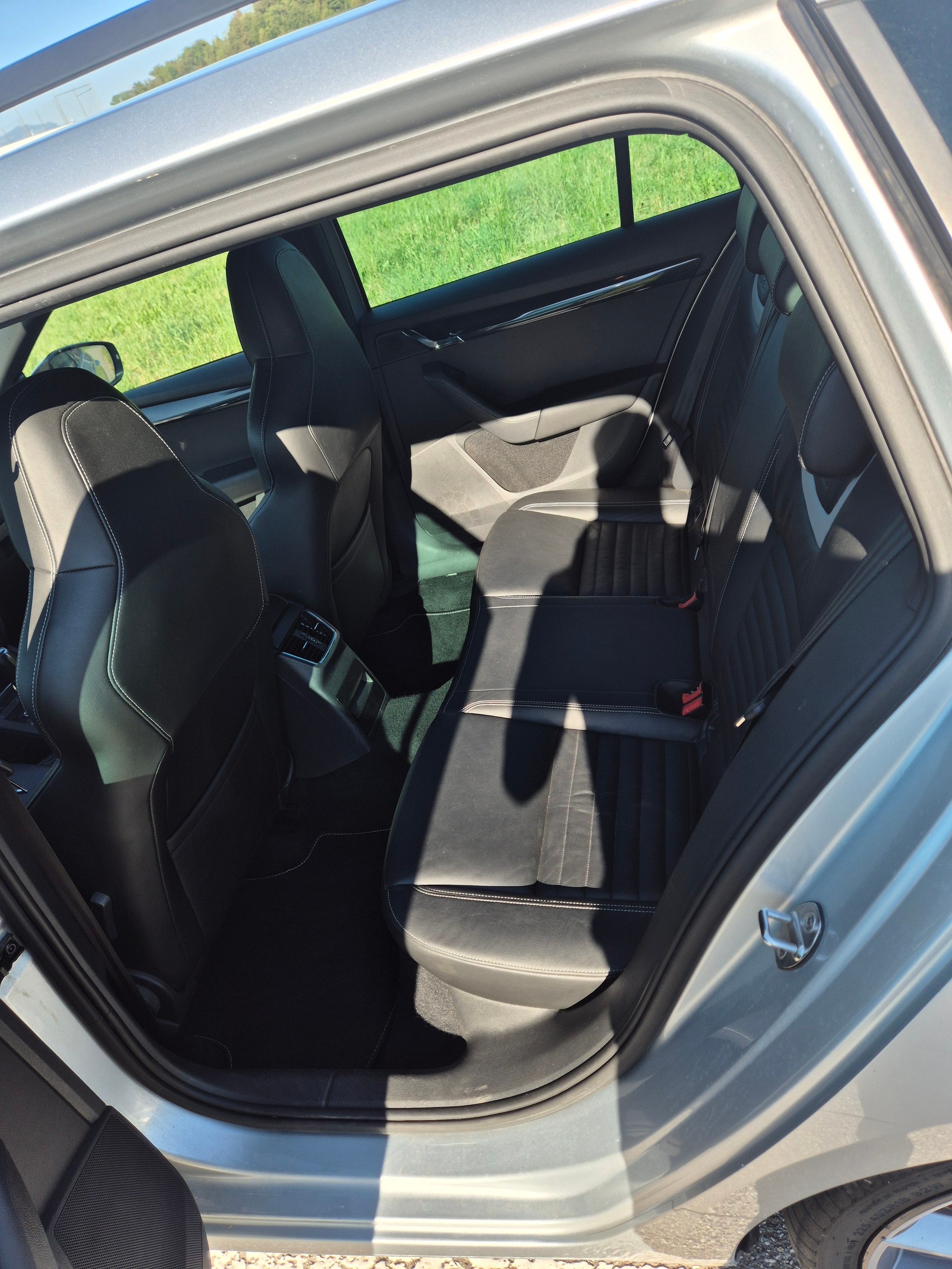 SKODA 2.0 TDI 184 RS 4x4 DSG-image-4