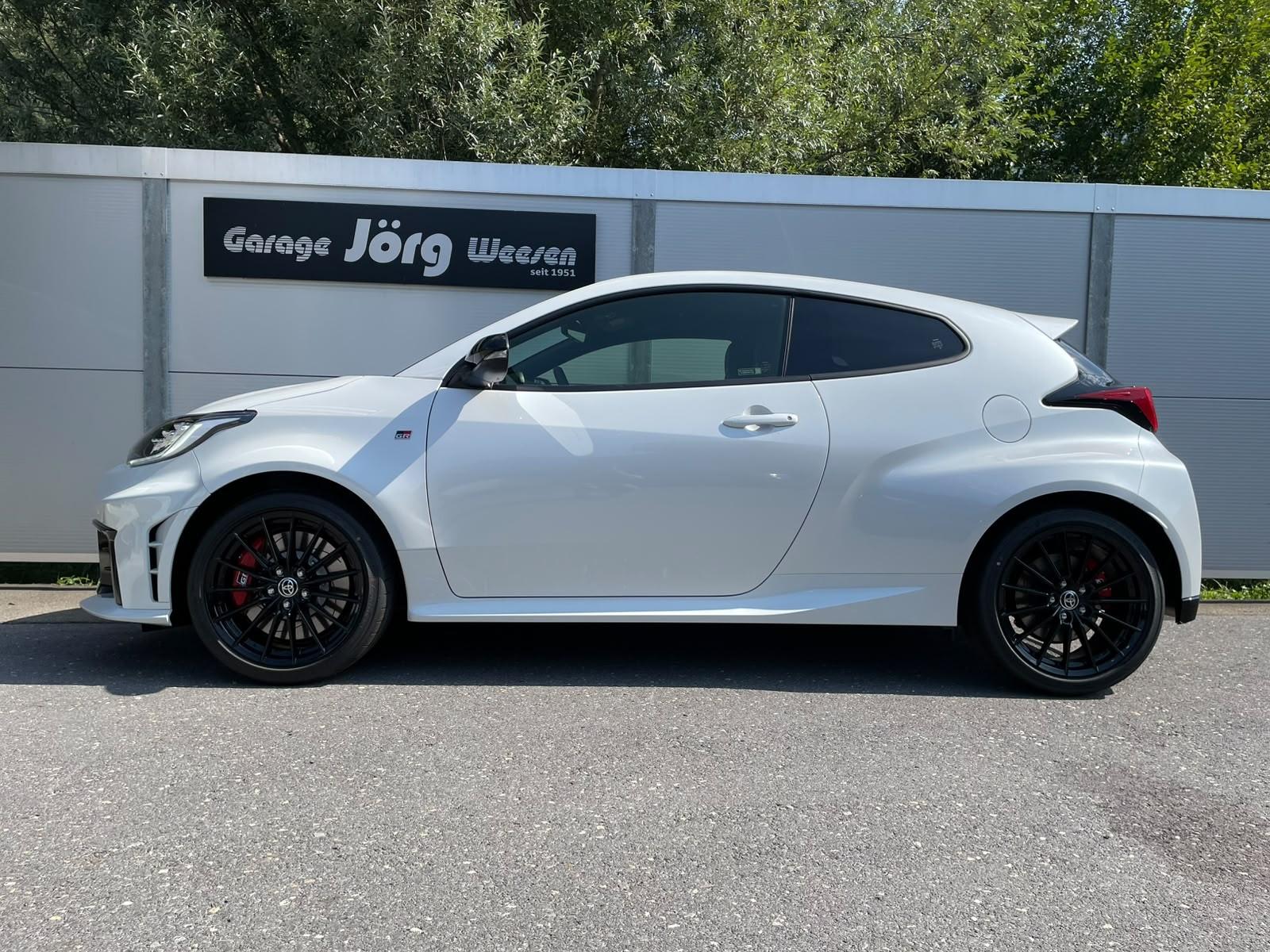 TOYOTA GR Yaris 1.6 Turbo Sport 4x4-image-2