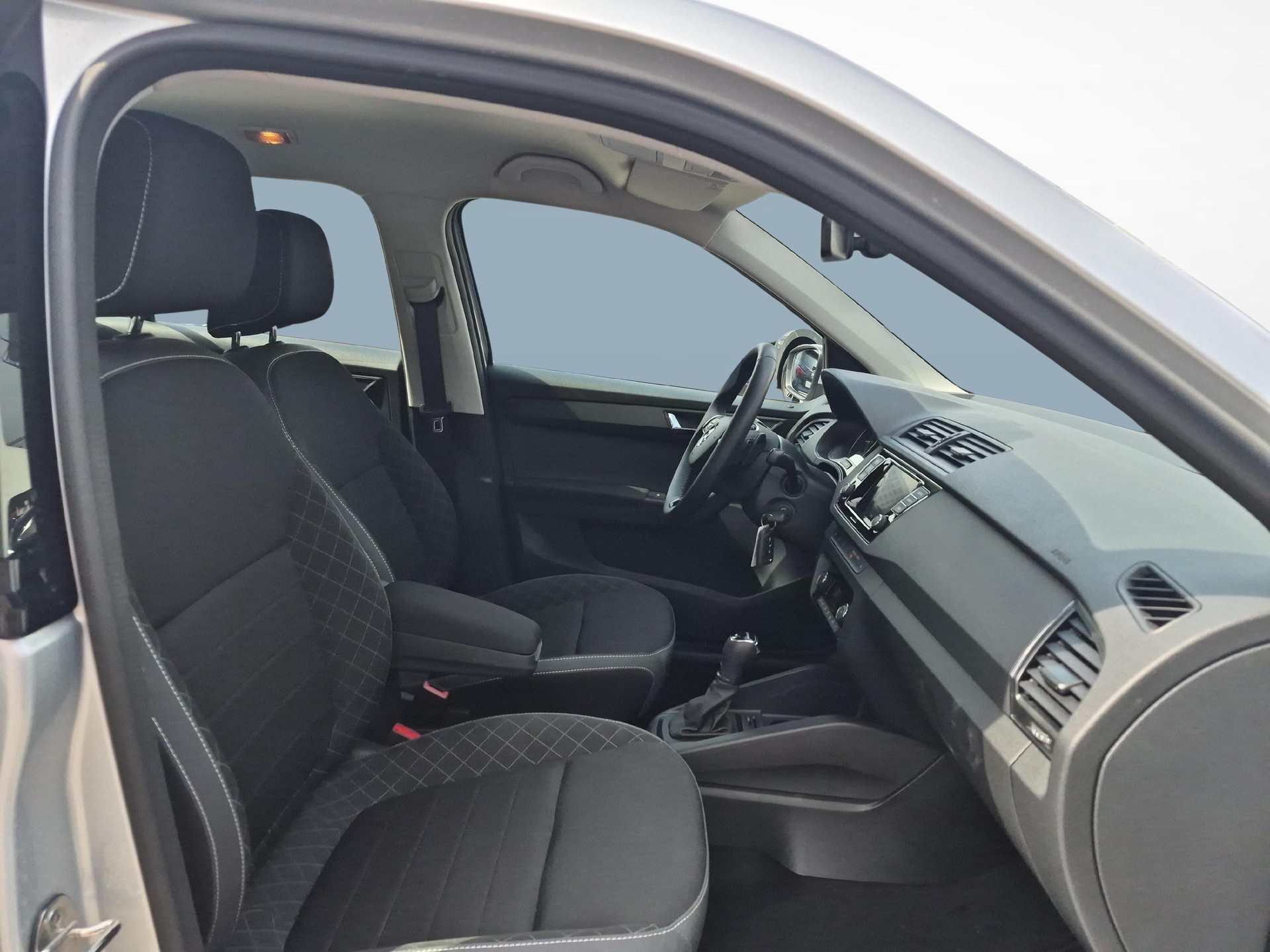 SKODA Fabia Combi 1.0 TSI Ambition DSG / ab 3.99% Leasing bei Abschluss einer Protect Autoversicherung-image-9