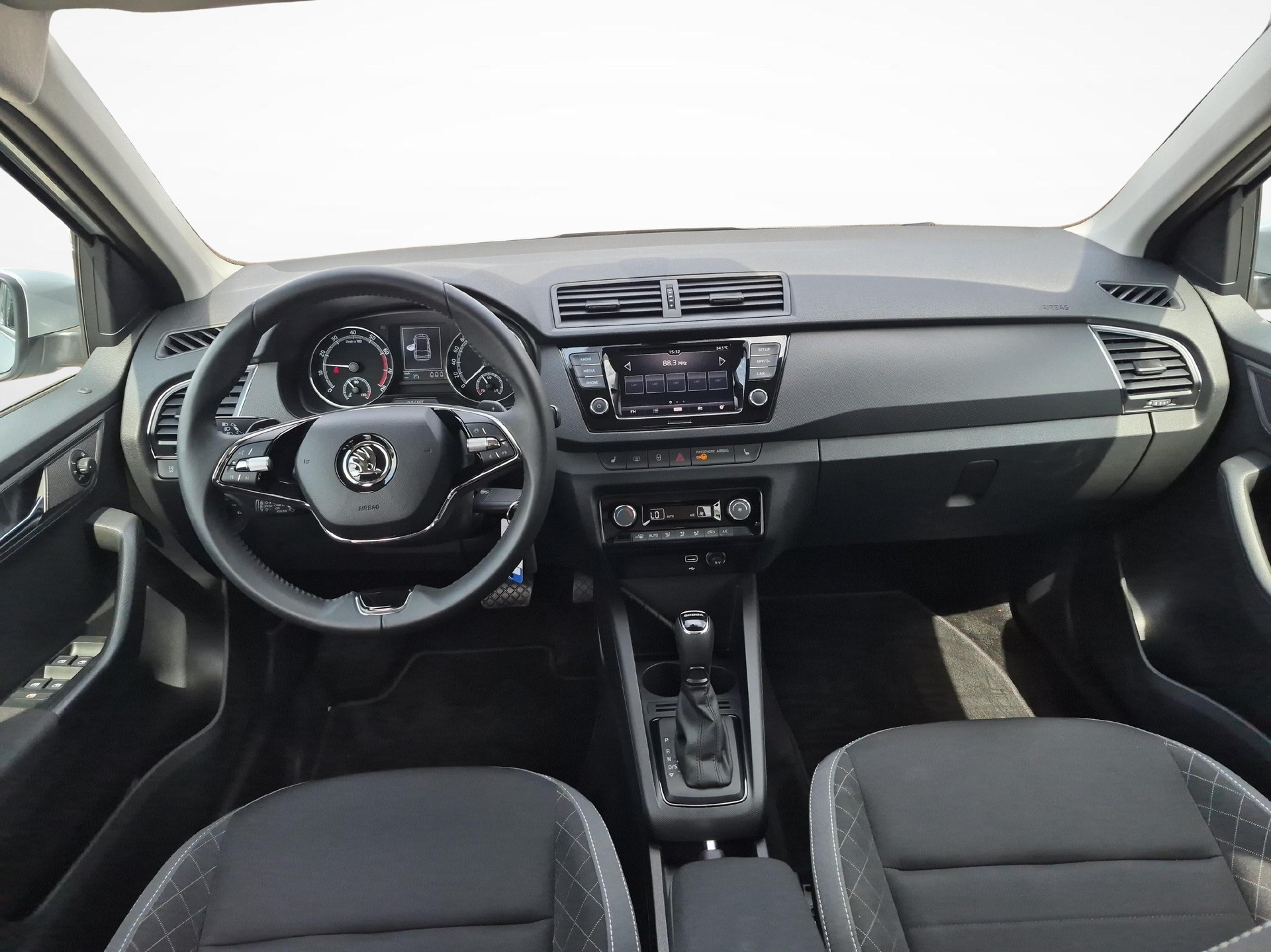 SKODA Fabia Combi 1.0 TSI Ambition DSG / ab 3.99% Leasing bei Abschluss einer Protect Autoversicherung-image-8