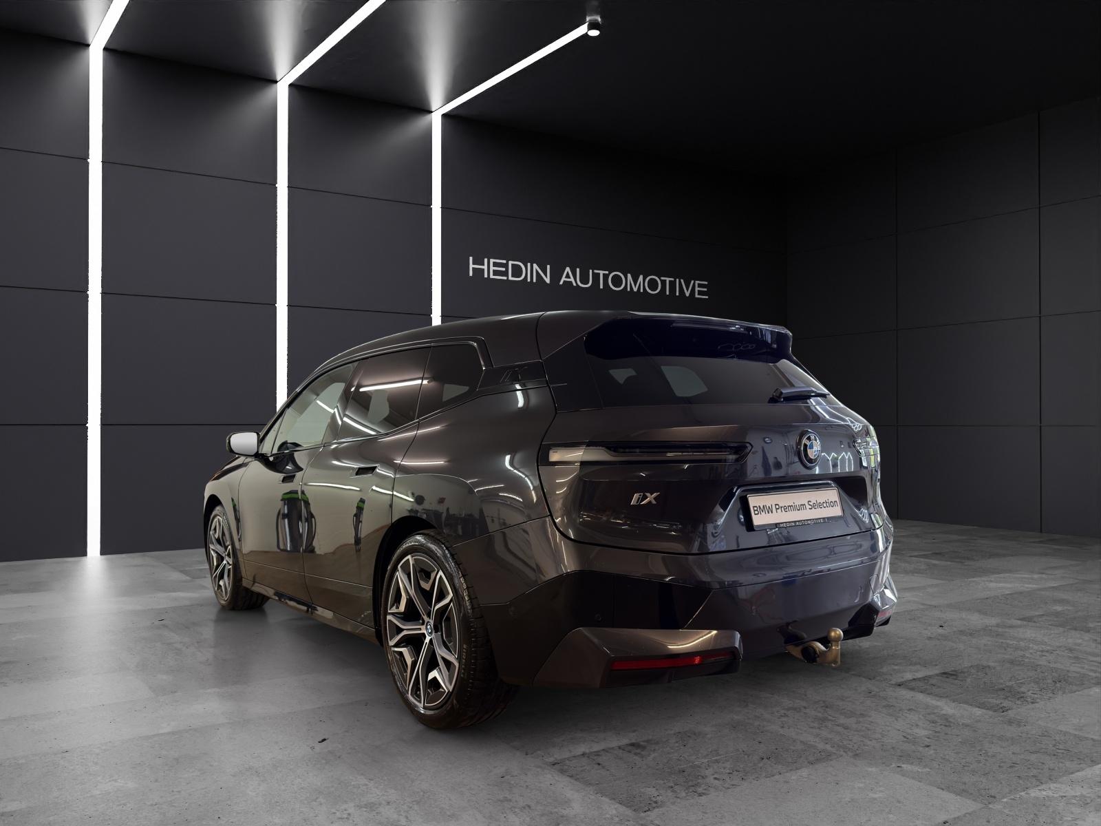 BMW iX xDrive50-image-2