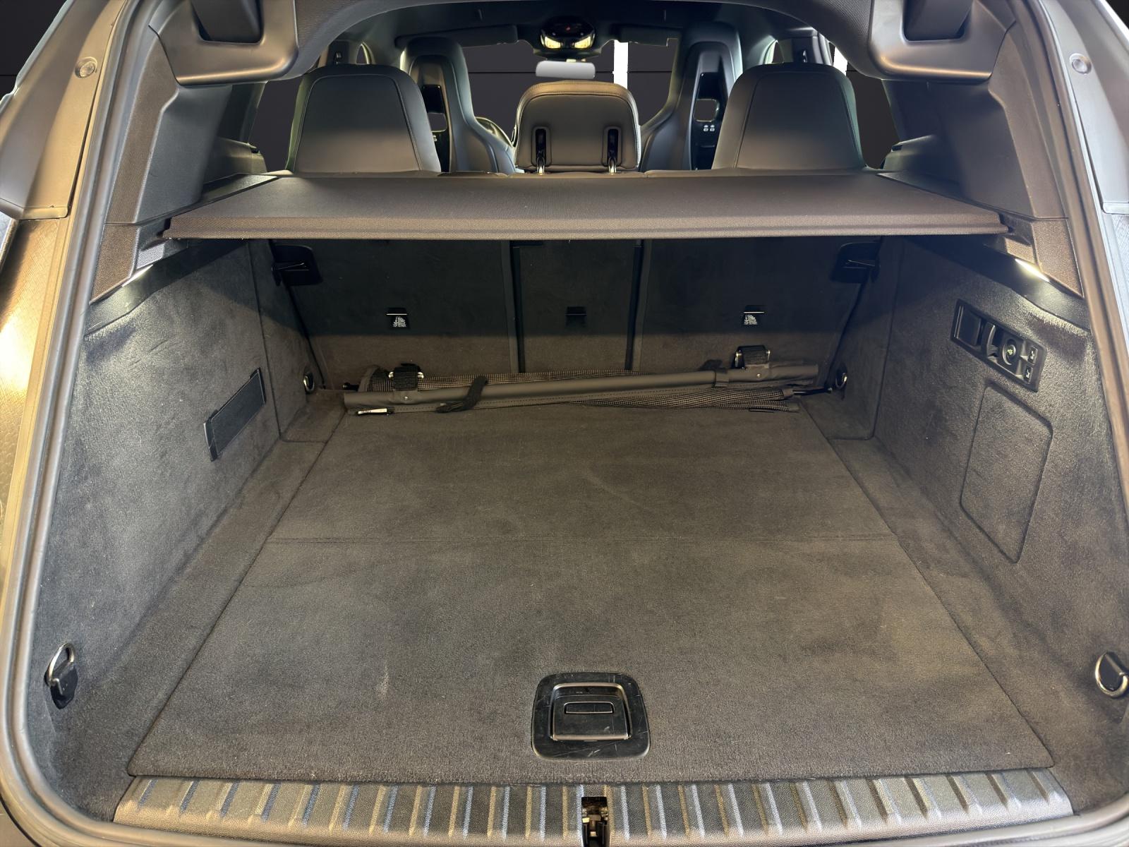 BMW iX xDrive50-image-12