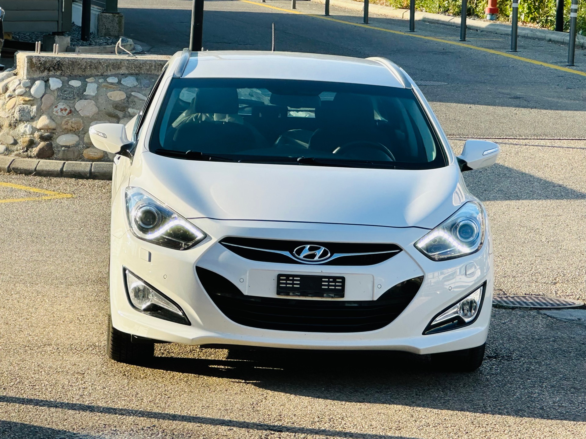 HYUNDAI i40 Wagon 1.7 CRDI Premium Automatic-image-3