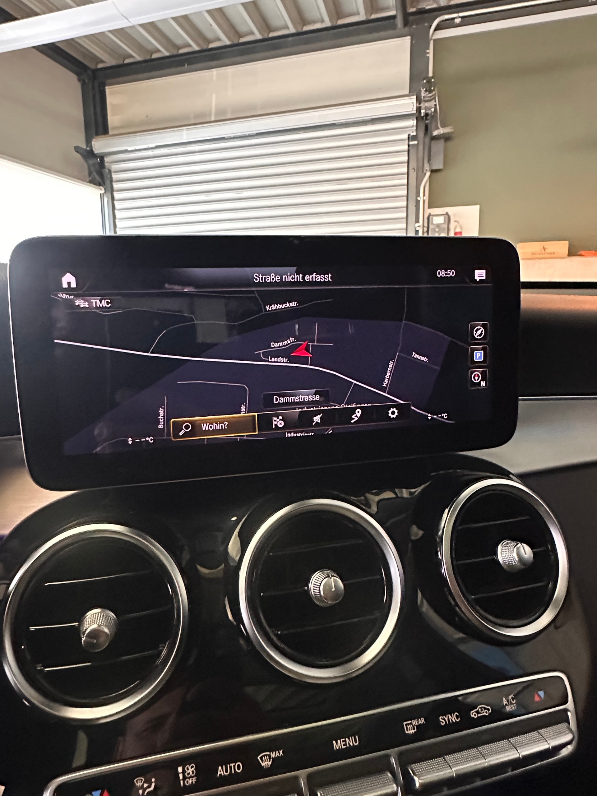 MERCEDES-BENZ GLC 220 d AMG Line 4m-image-15