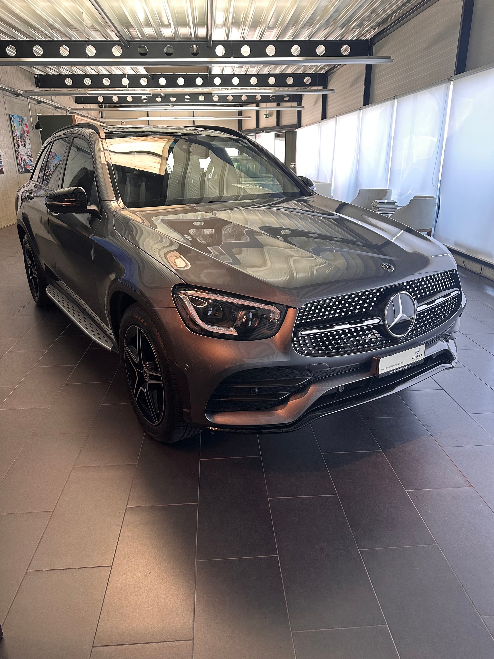 MERCEDES-BENZ GLC 220 d AMG Line 4m-showroom-element-1