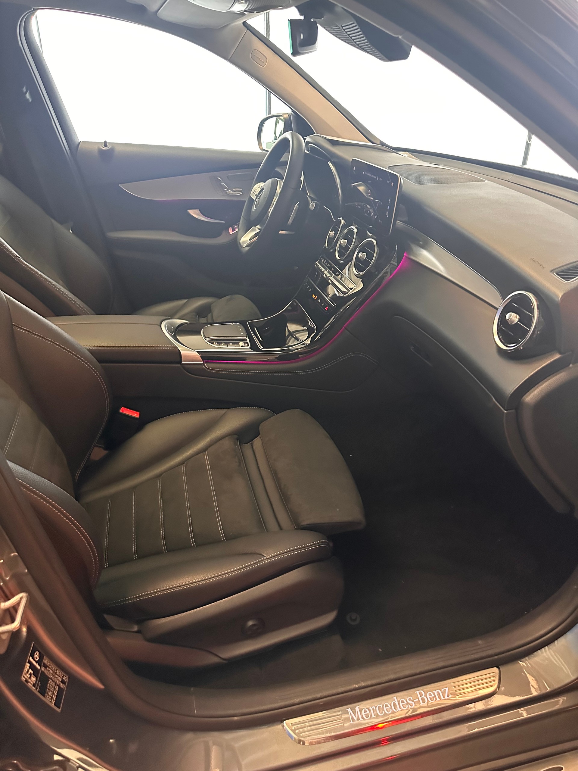 MERCEDES-BENZ GLC 220 d AMG Line 4m-image-25