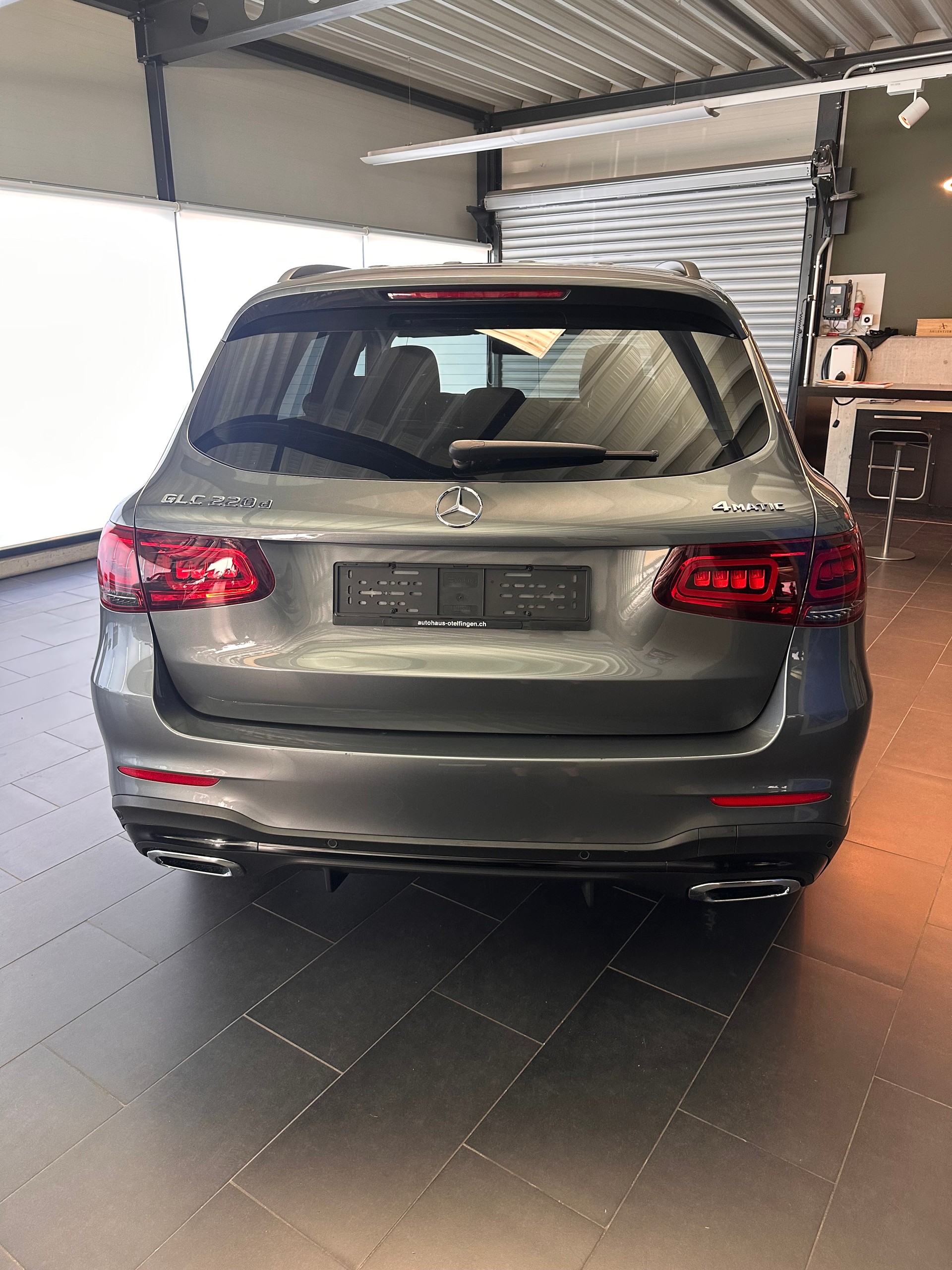 MERCEDES-BENZ GLC 220 d AMG Line 4m-image-22
