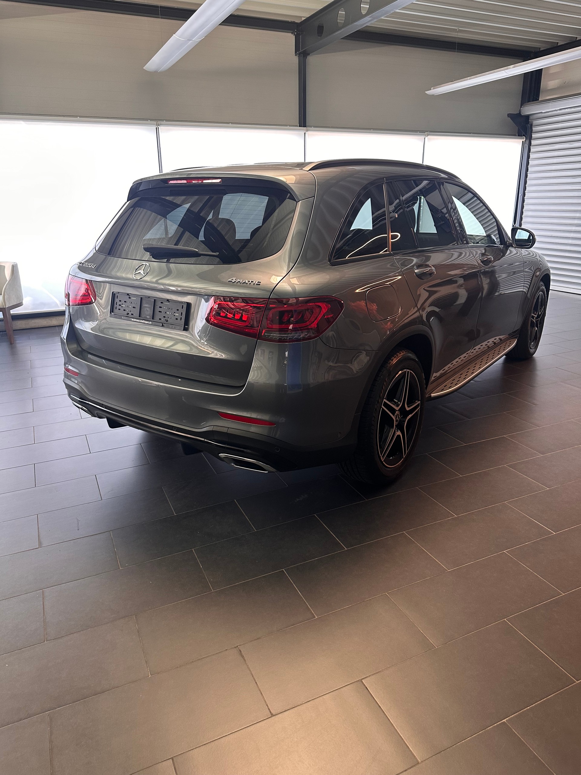 MERCEDES-BENZ GLC 220 d AMG Line 4m-image-23