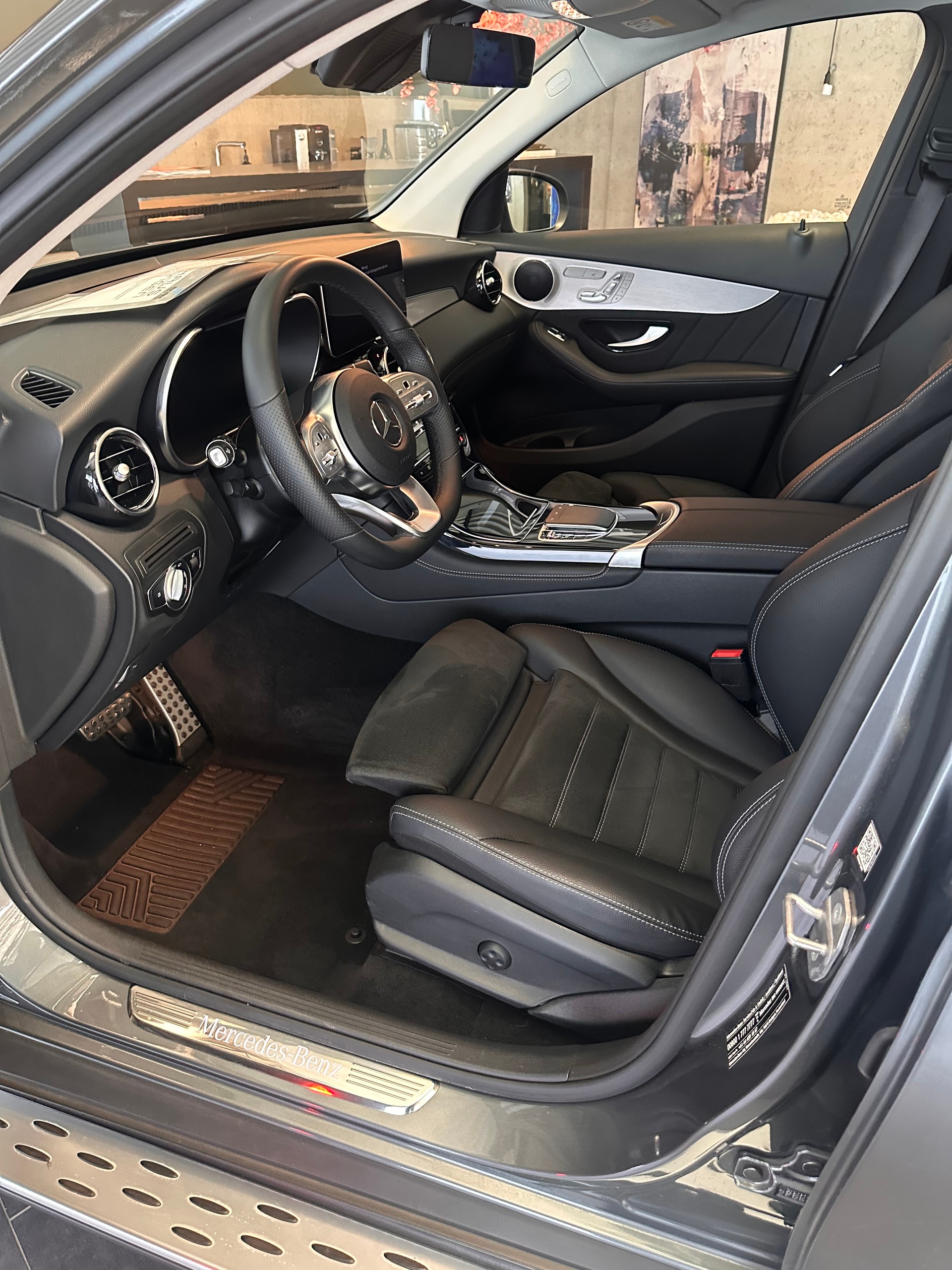 MERCEDES-BENZ GLC 220 d AMG Line 4m-image-10