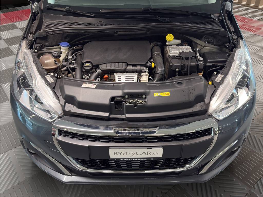 PEUGEOT 208 1.2 PureTech Allure EAT6-image-10