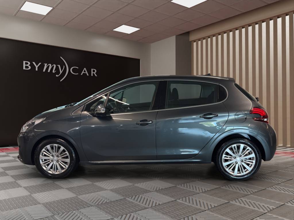 PEUGEOT 208 1.2 PureTech Allure EAT6-image-3