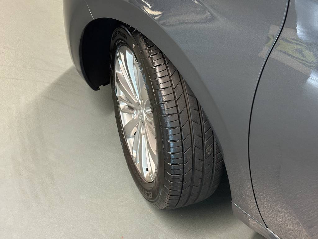 PEUGEOT 208 1.2 PureTech Allure EAT6-image-12