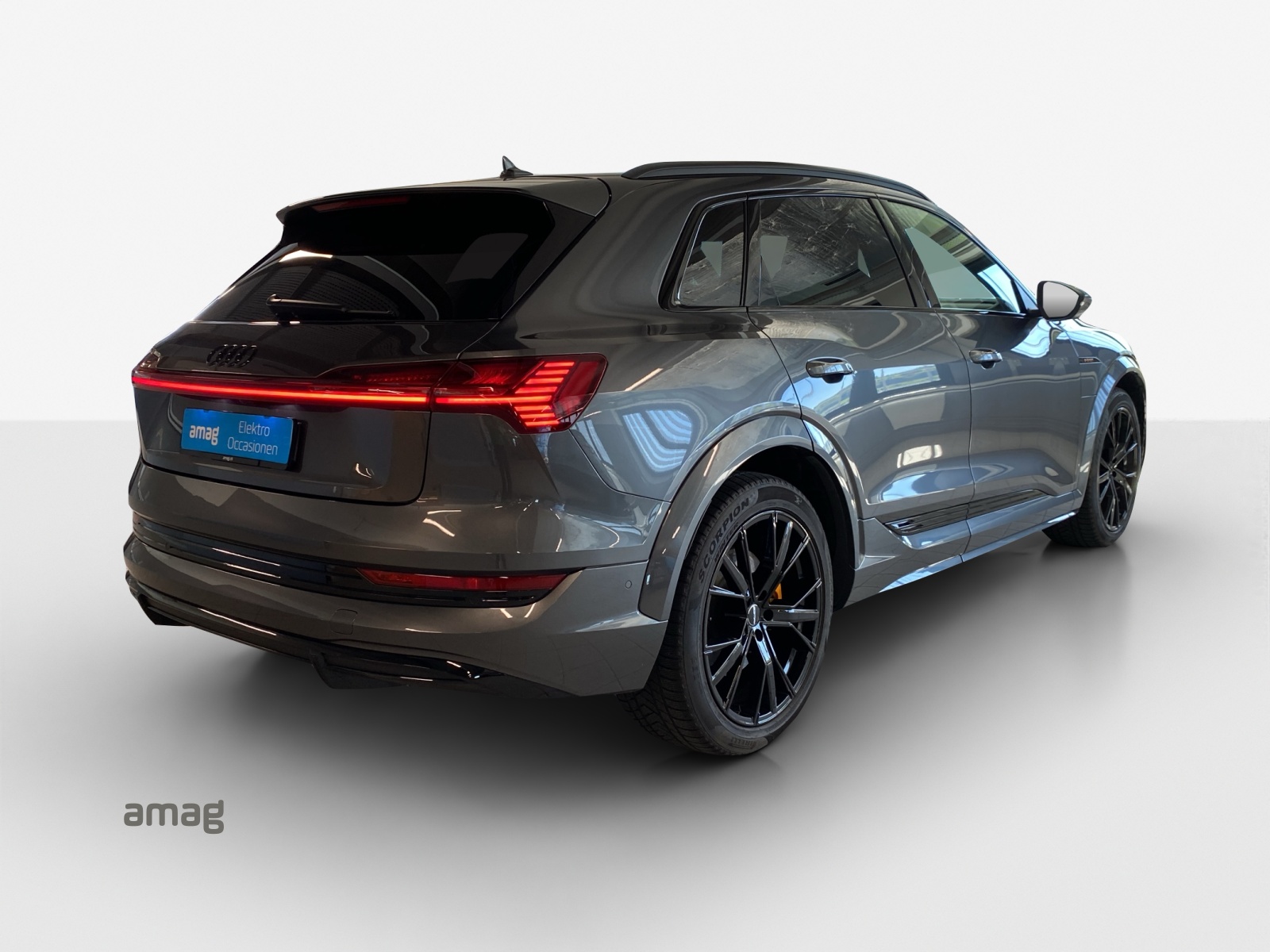 AUDI e-tron S quattro-image-5