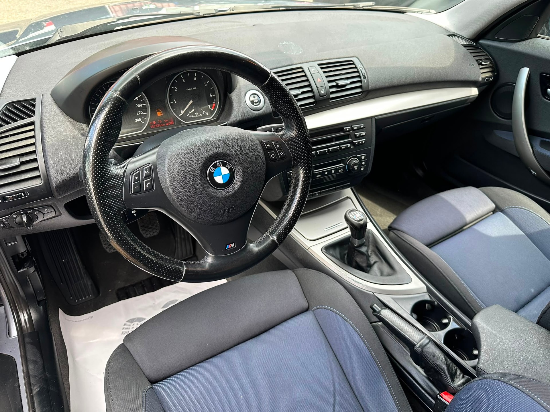 BMW 120i-image-15