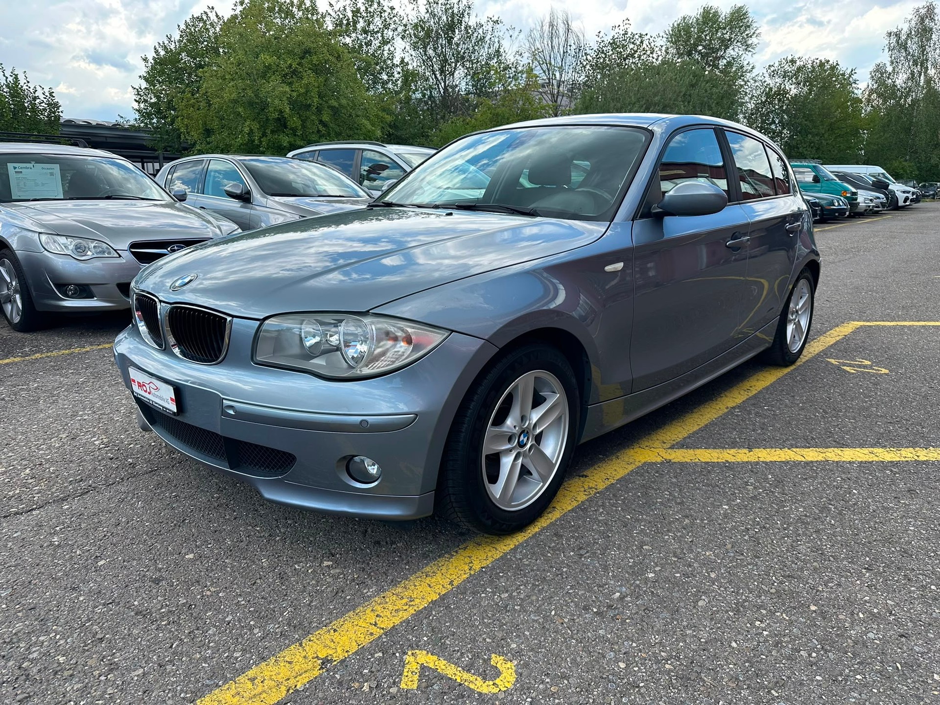 BMW 120i-image-1