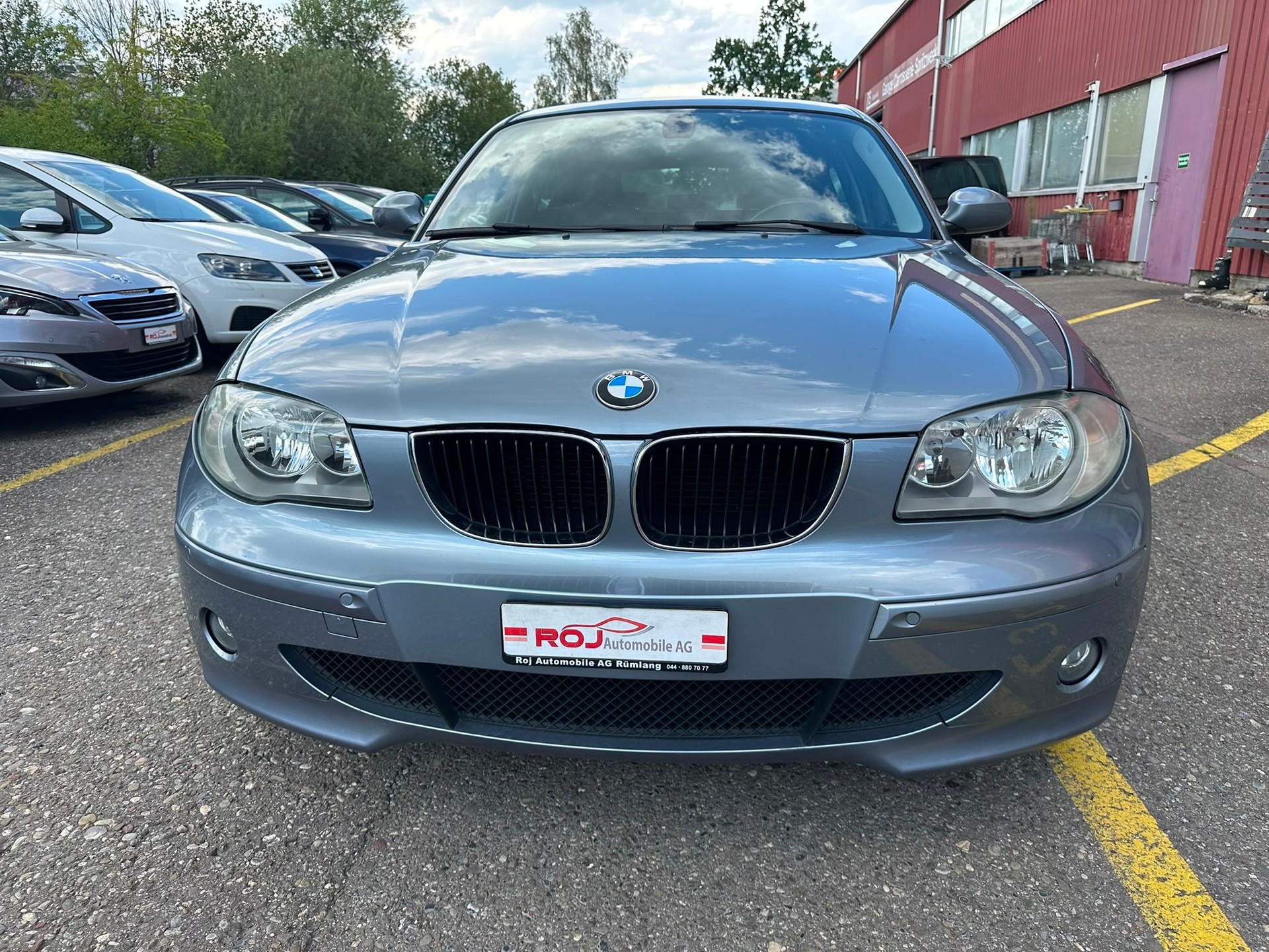 BMW 120i-image-2