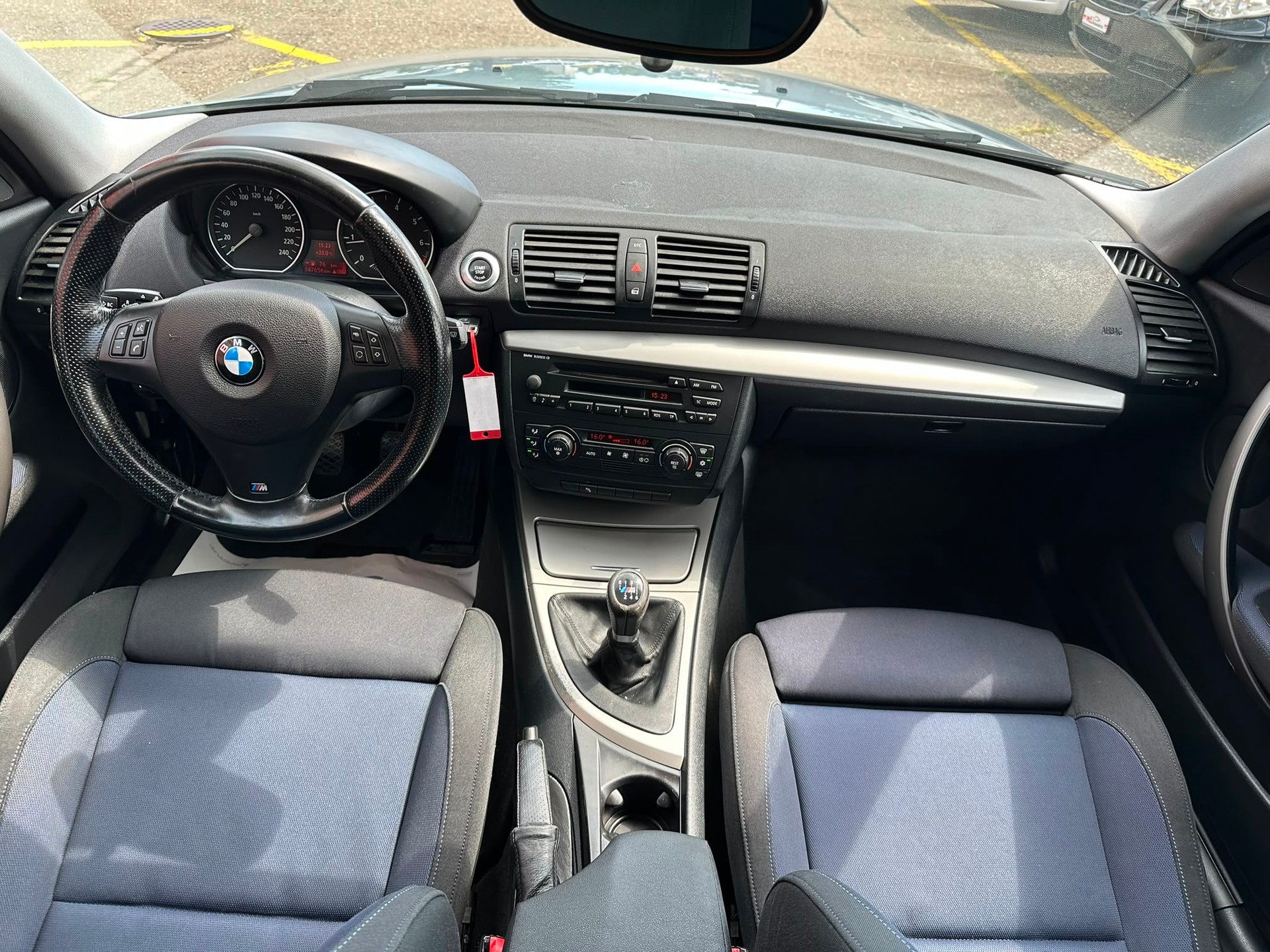 BMW 120i-image-13
