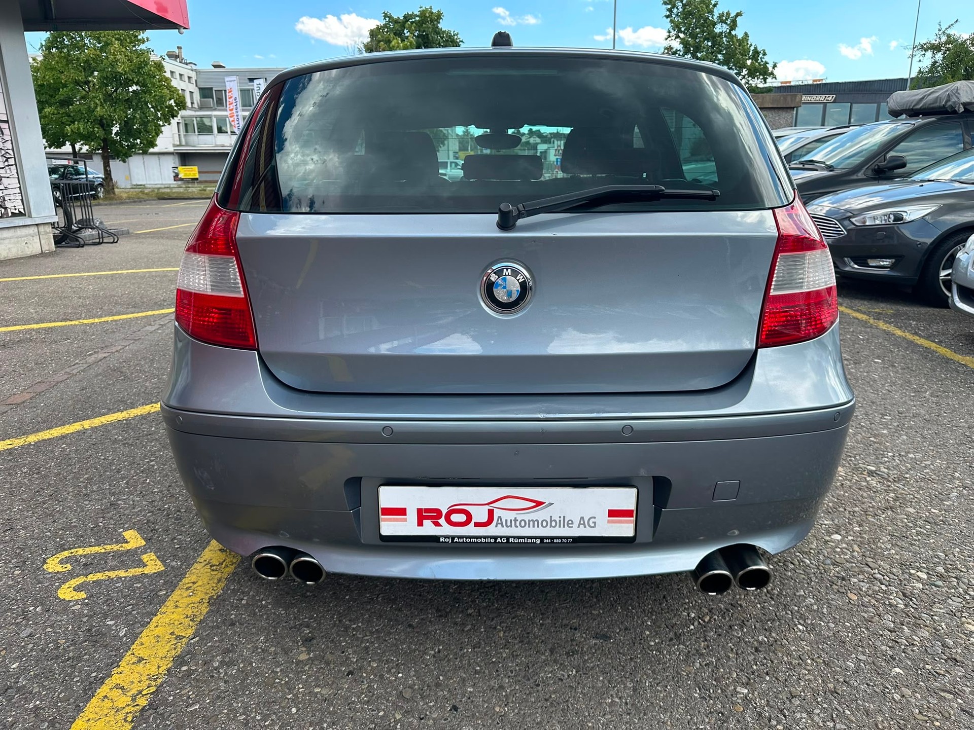 BMW 120i-image-6