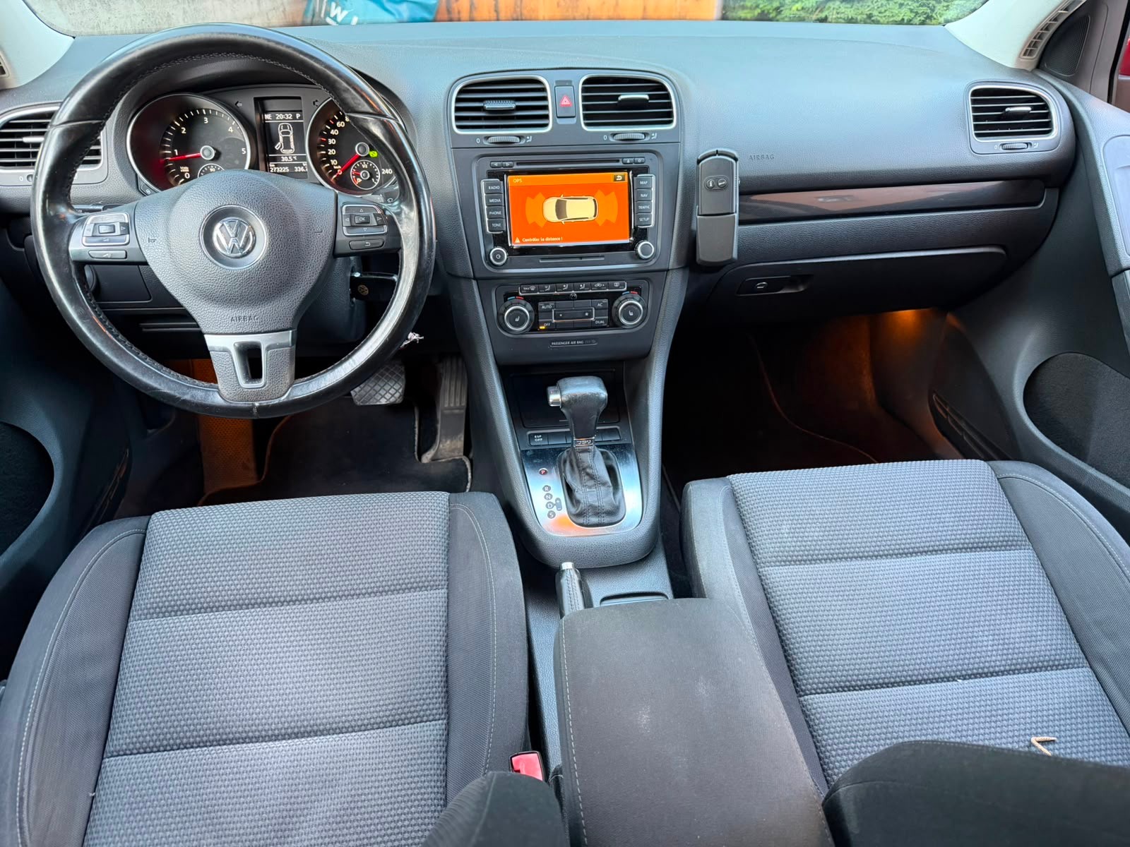 VW Golf 2.0 TDI Comfortline DSG-image-5
