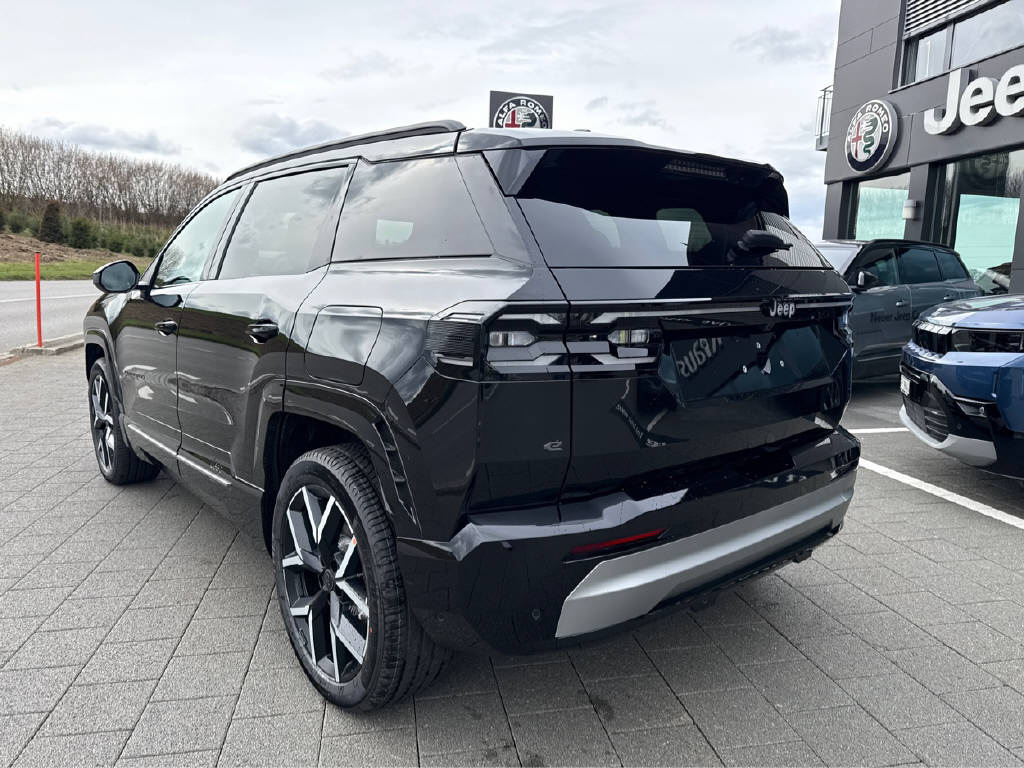 JEEP Compass First Edition-showroom-element-1