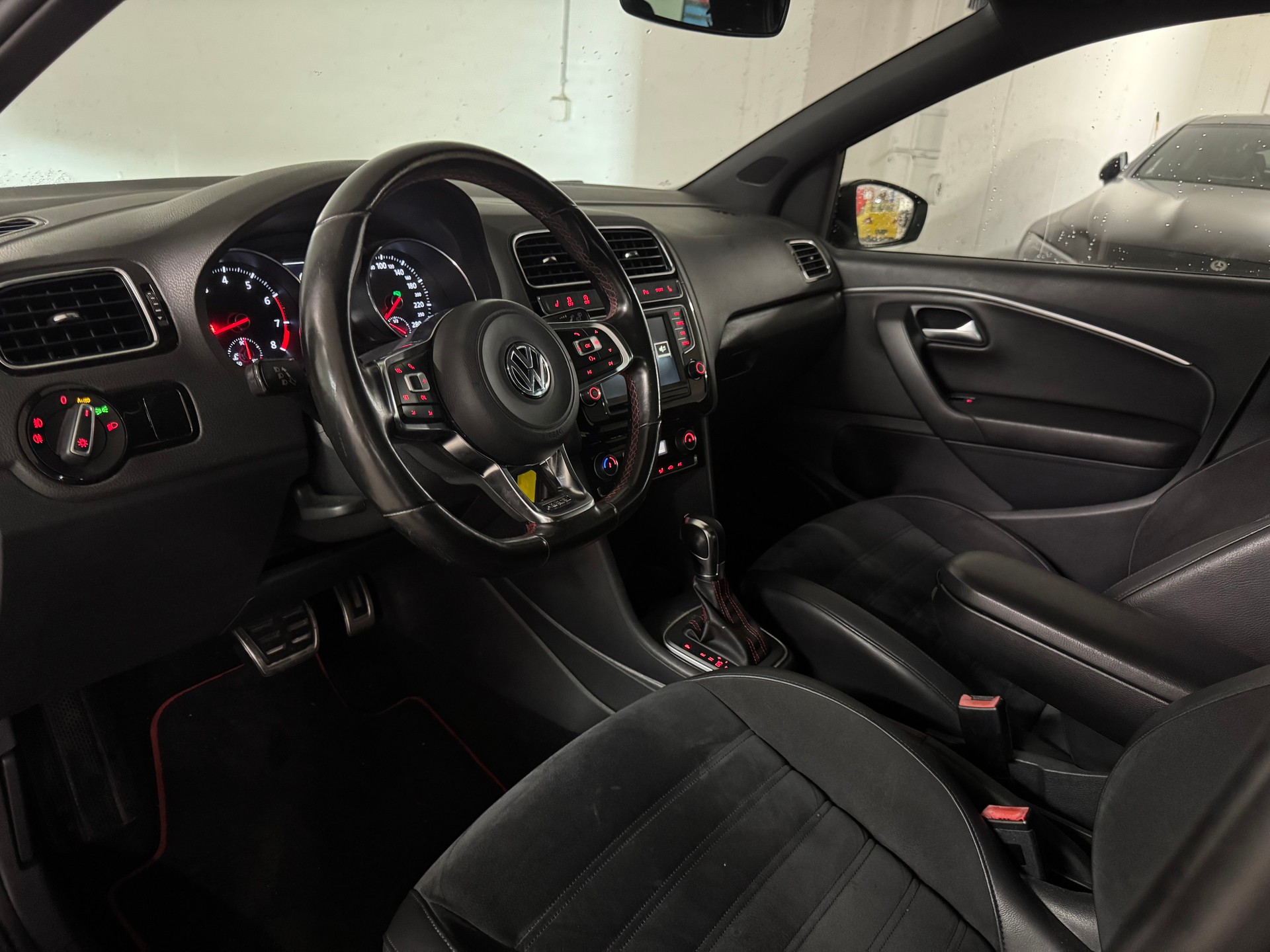 VW Polo 1.8 TSI GTI DSG Facelift-image-8
