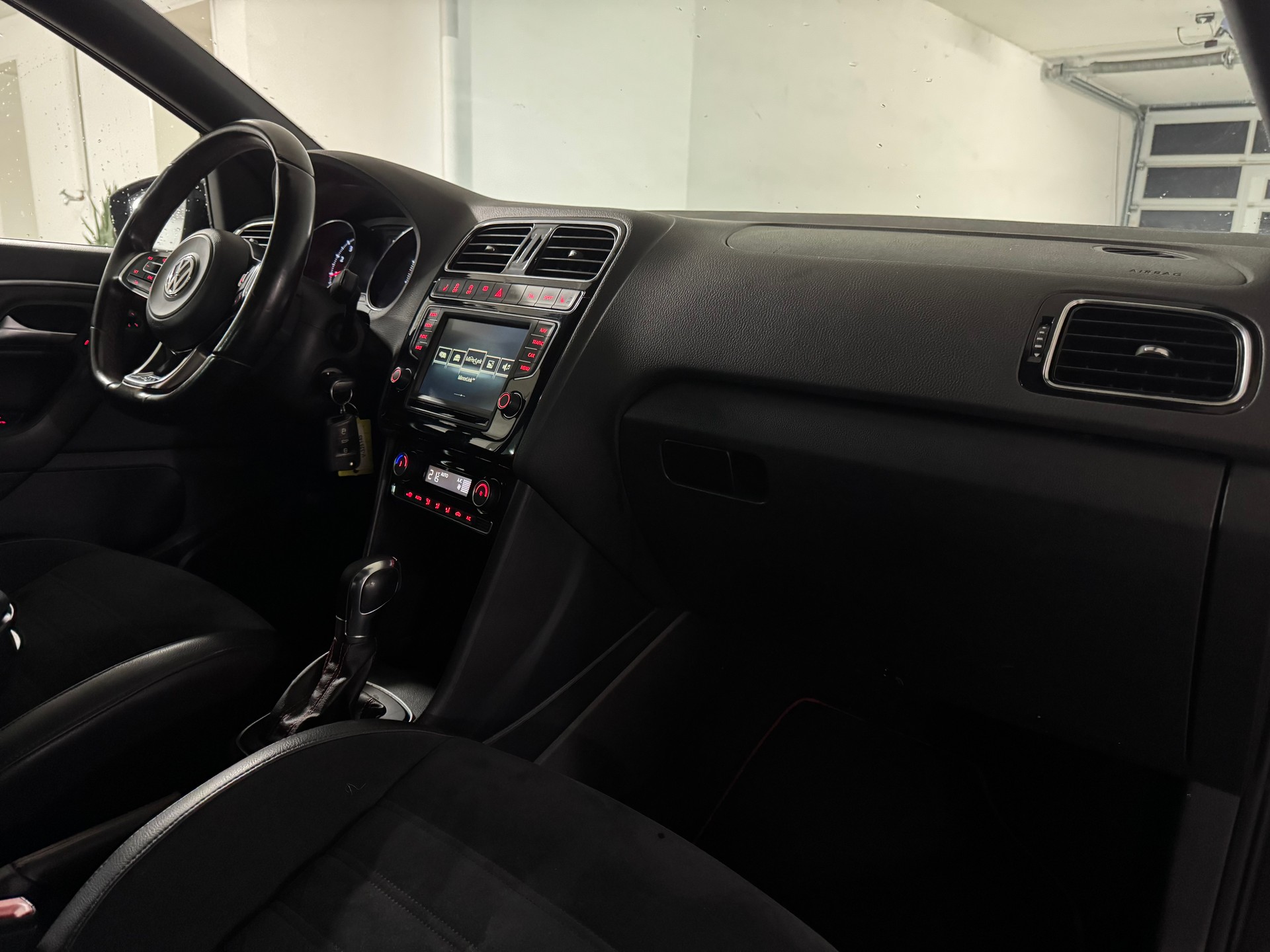 VW Polo 1.8 TSI GTI DSG Facelift-image-11